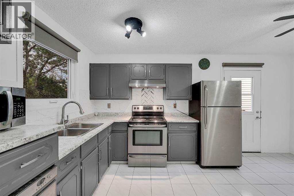3614 39 Street NE - 10