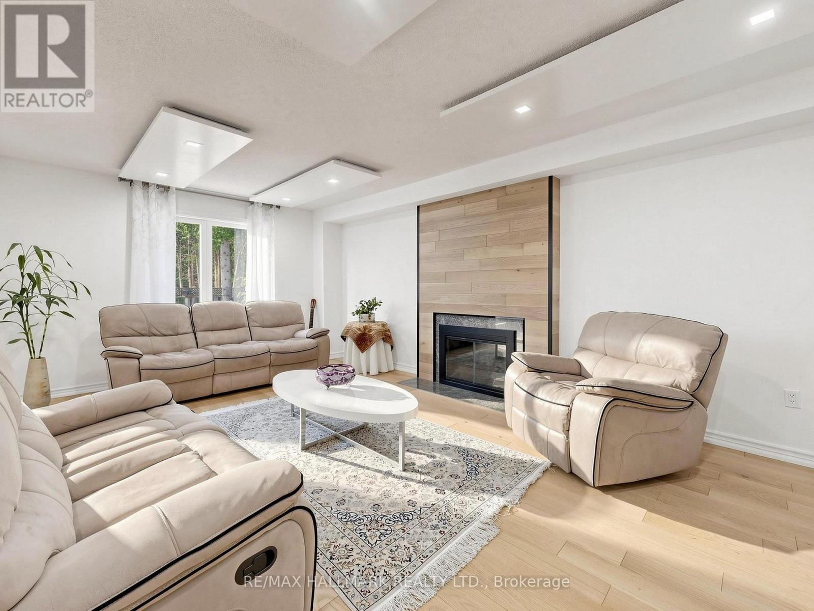 54 STAVE CRESCENT - 10