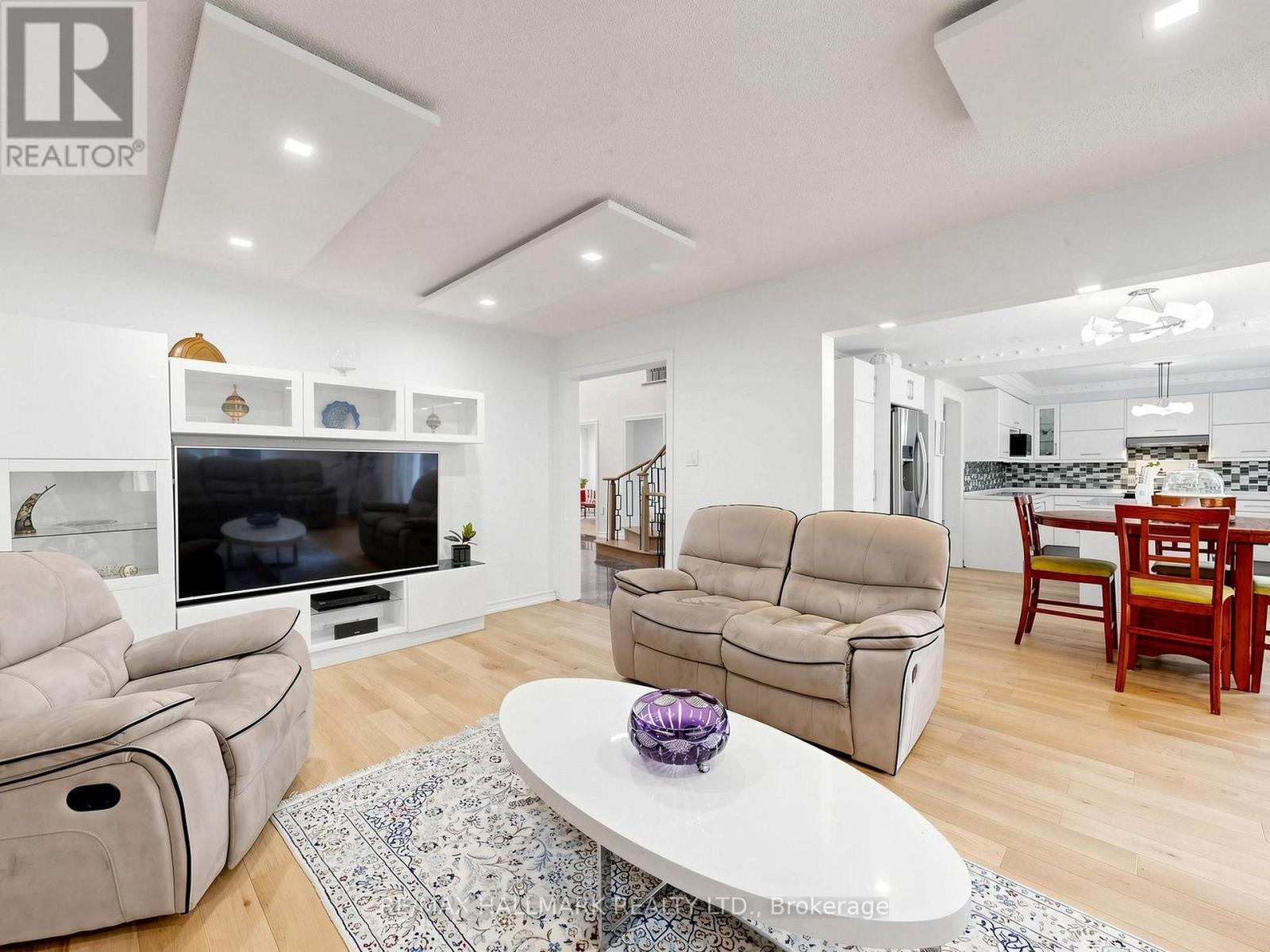 54 STAVE CRESCENT - 11