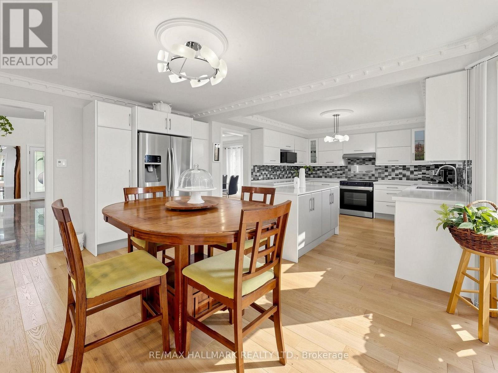 54 STAVE CRESCENT - 13