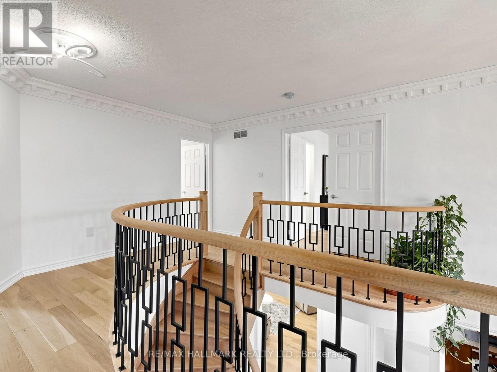 54 STAVE CRESCENT - 23