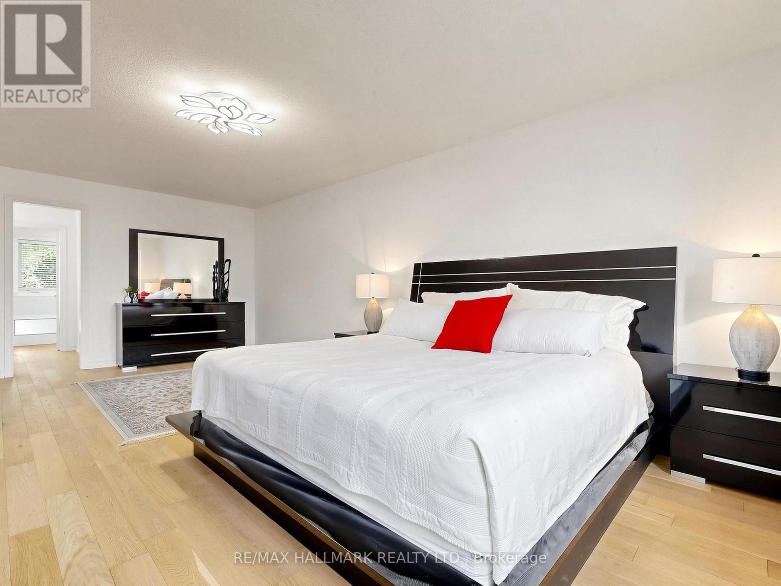 54 STAVE CRESCENT - 25