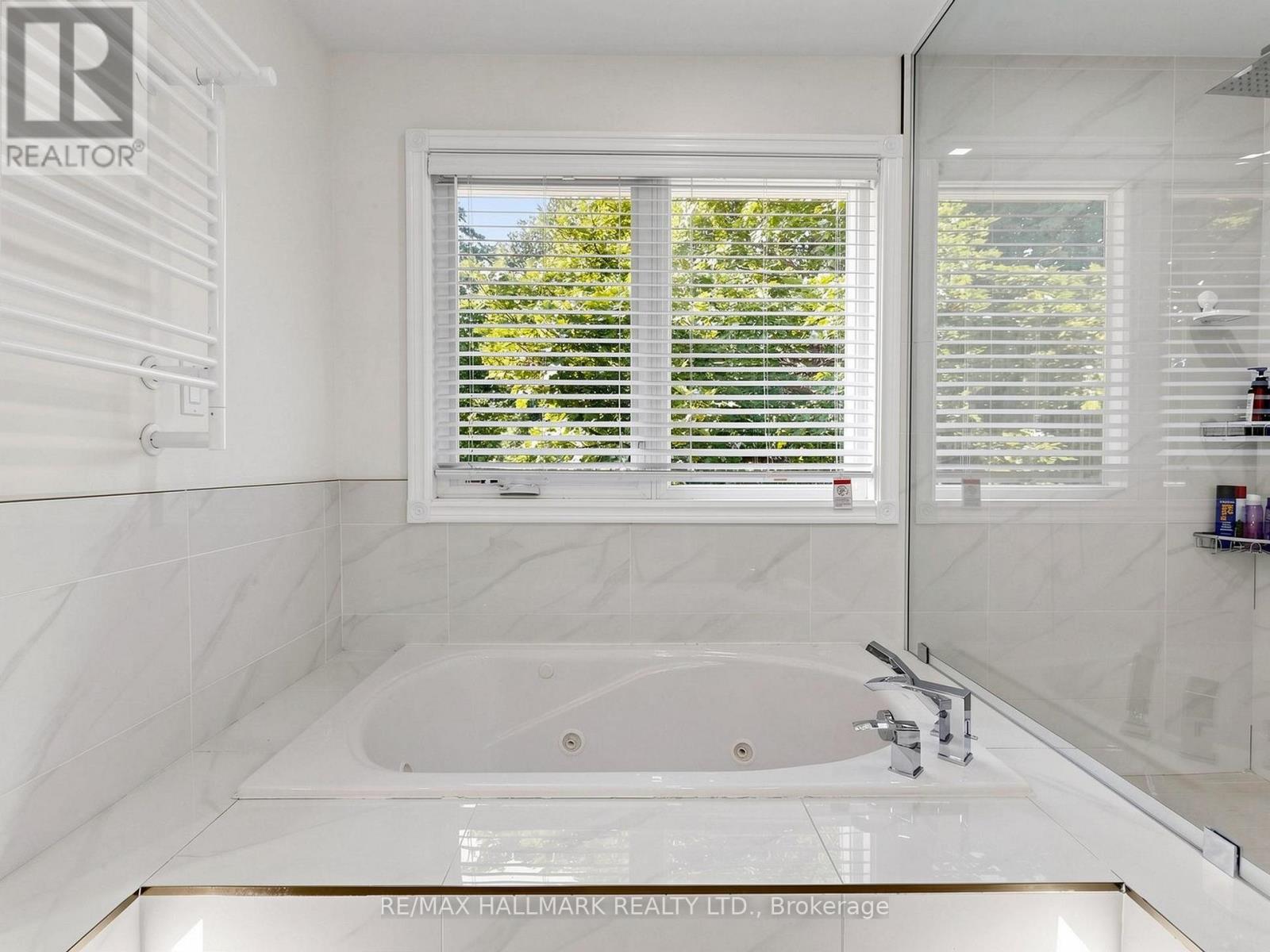 54 STAVE CRESCENT - 29