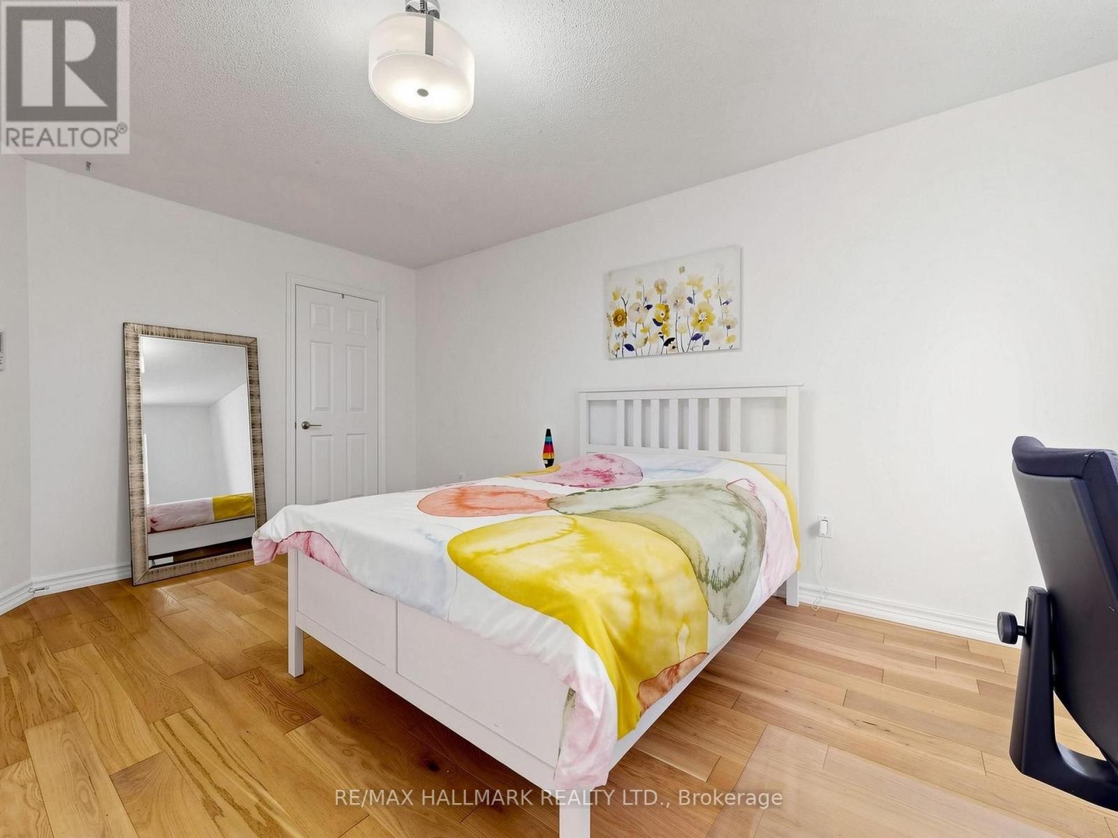 54 STAVE CRESCENT - 32