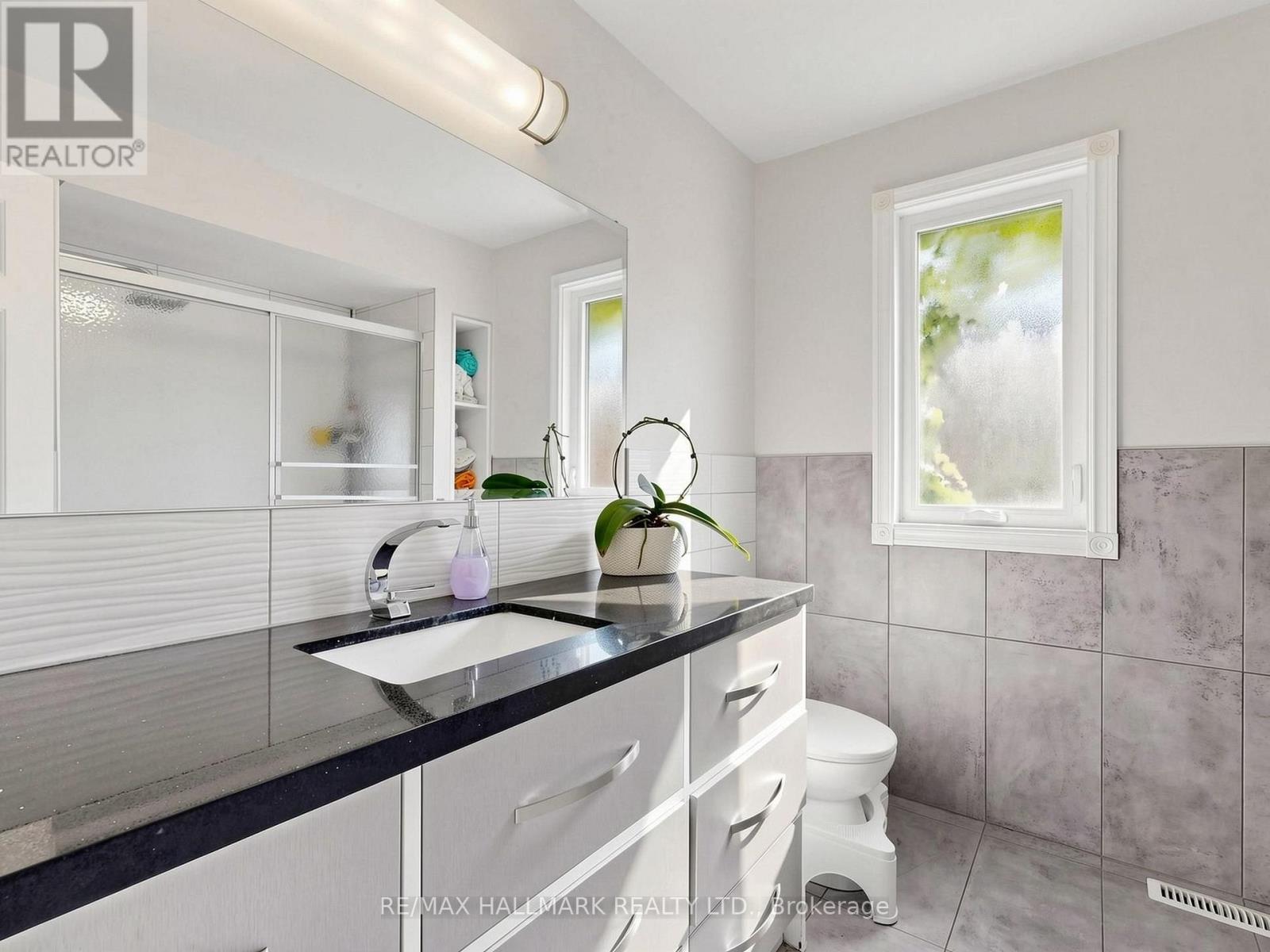 54 STAVE CRESCENT - 33