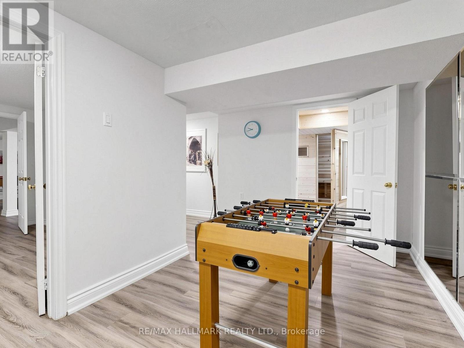 54 STAVE CRESCENT - 40