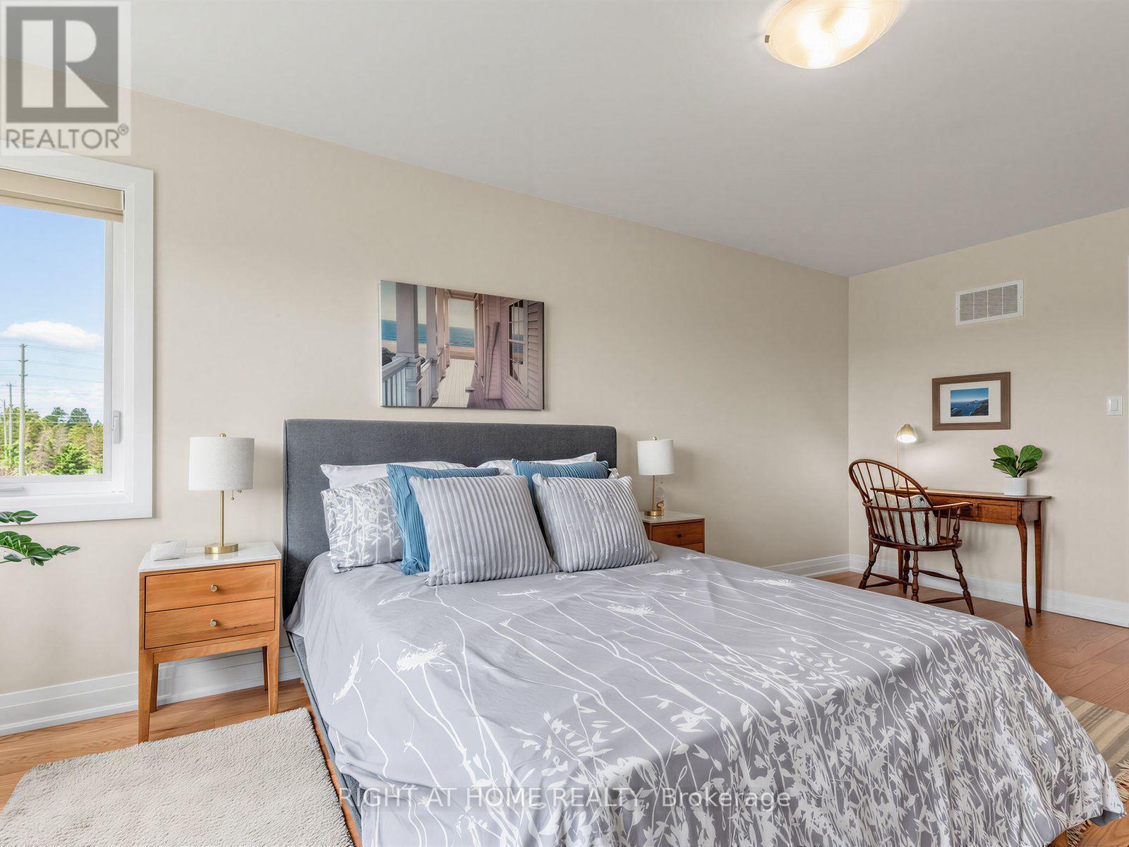 64 BEECHBOROUGH CRESCENT - 22