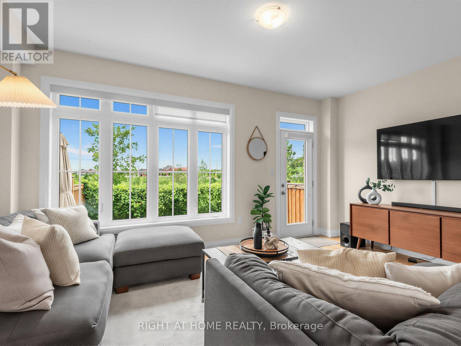 64 BEECHBOROUGH CRESCENT - 9