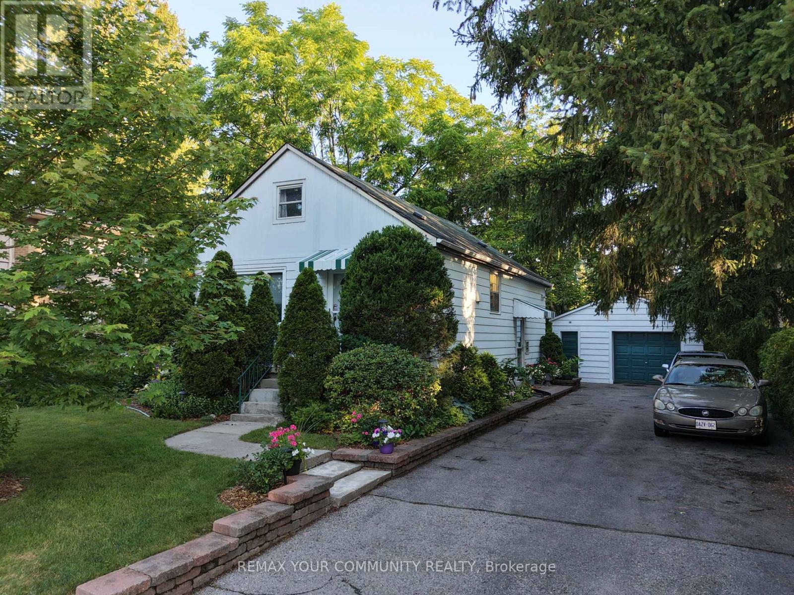 223 RICHMOND STREET - 1