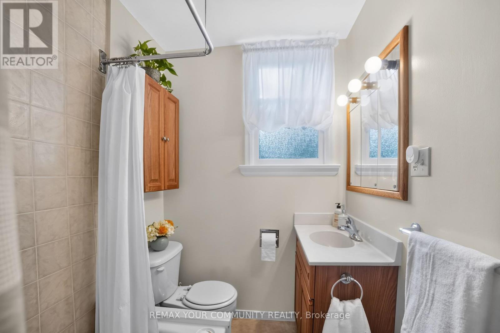 223 RICHMOND STREET - 9
