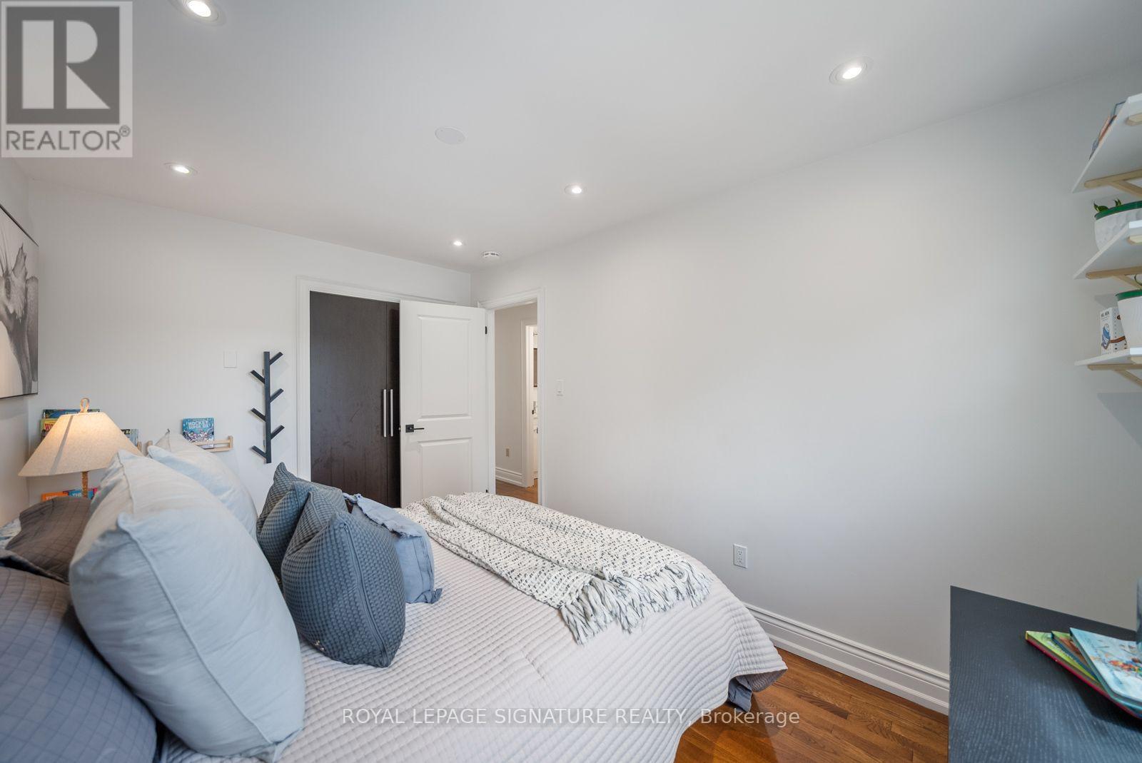 4194 TRELLIS CRESCENT - 32