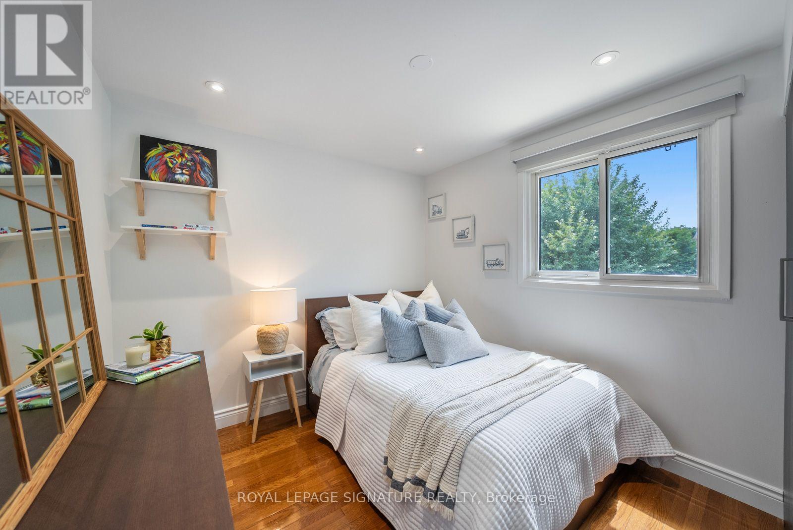 4194 TRELLIS CRESCENT - 33