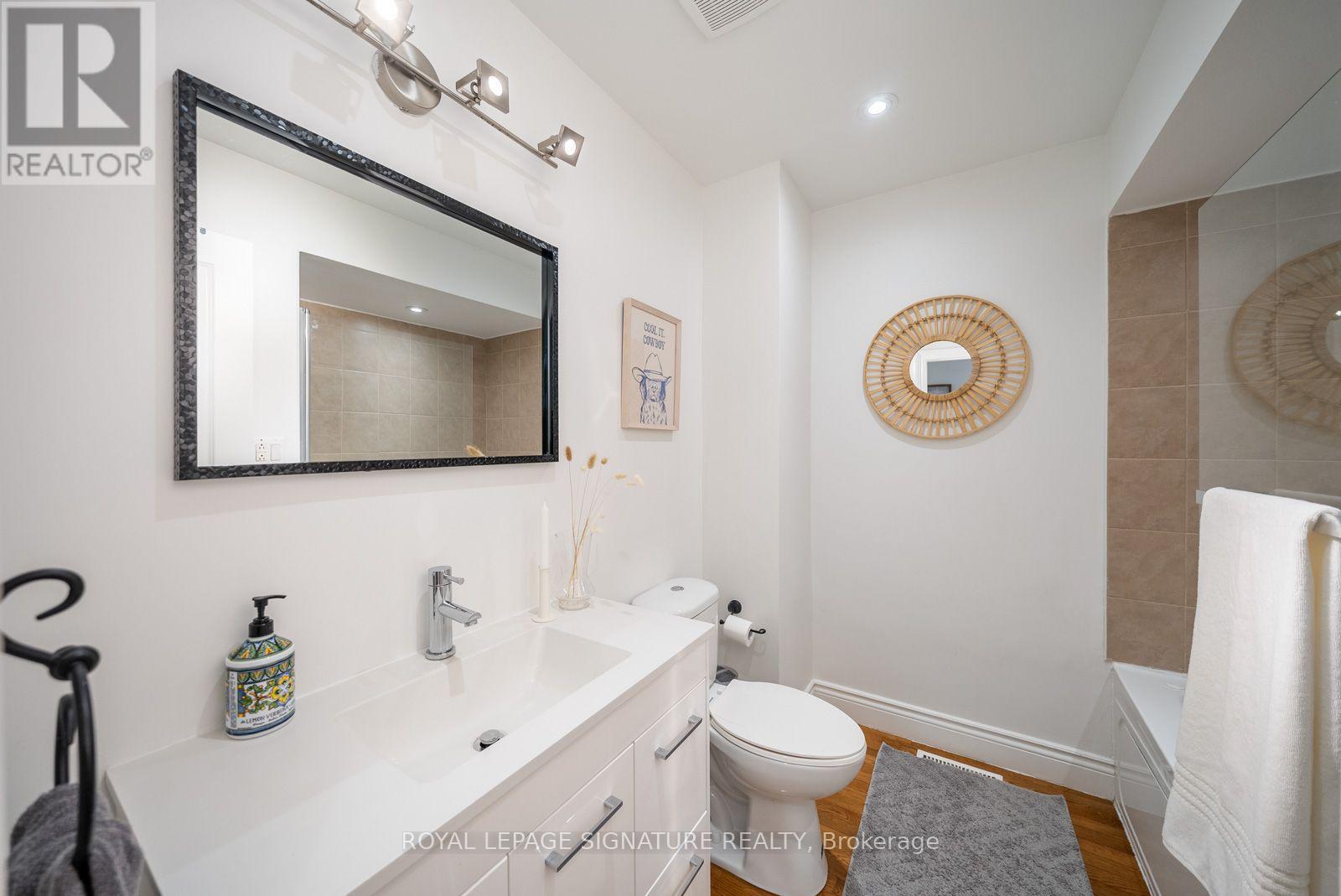 4194 TRELLIS CRESCENT - 35