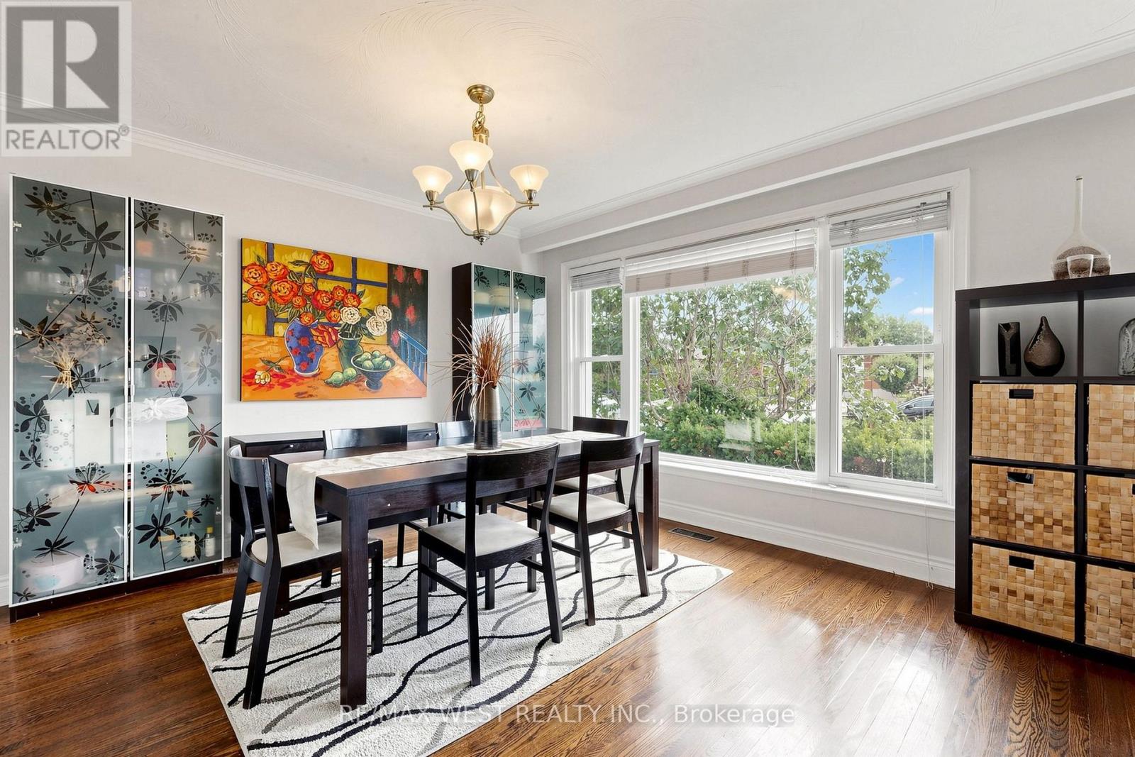 32 ALLONSIUS DRIVE - 16