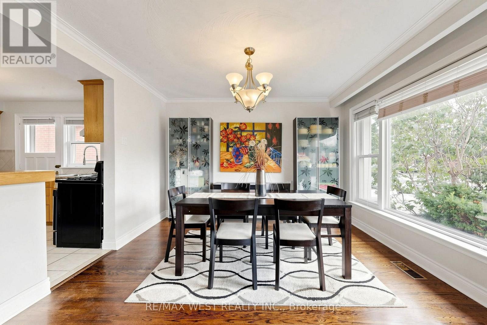 32 ALLONSIUS DRIVE - 17
