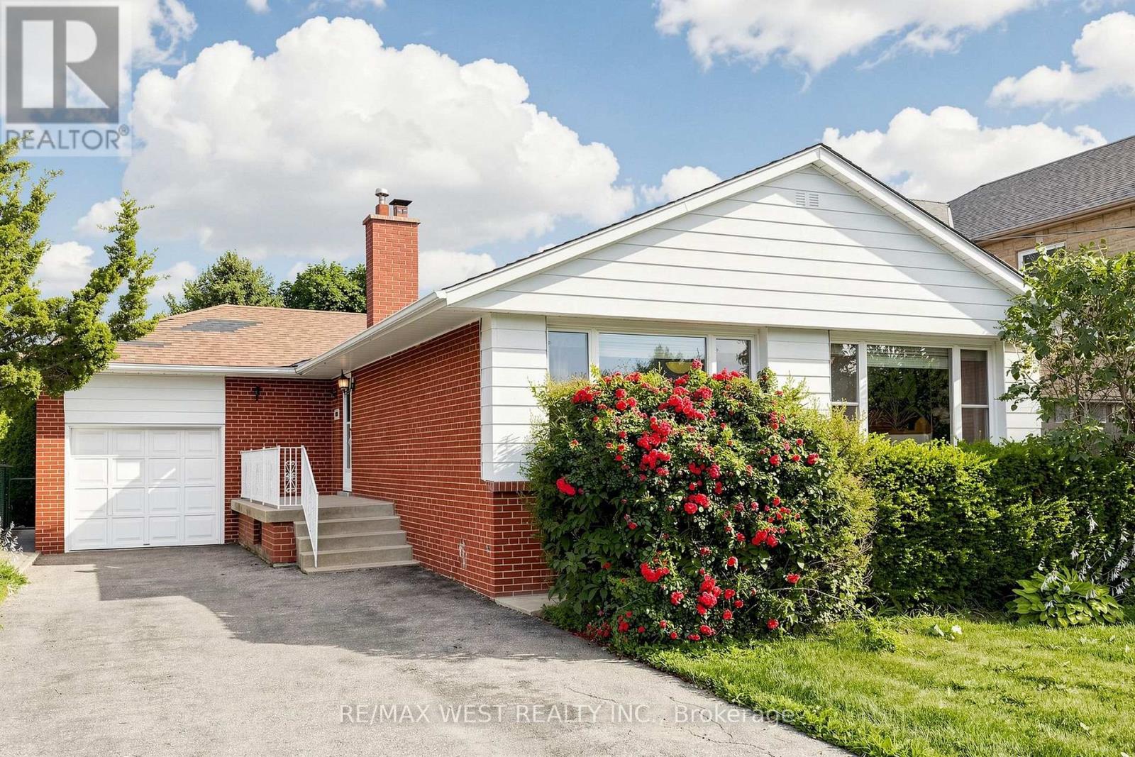 32 ALLONSIUS DRIVE - 3