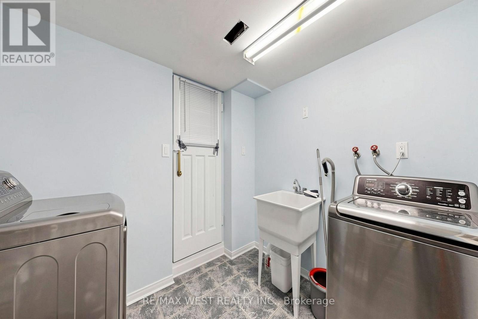 32 ALLONSIUS DRIVE - 37