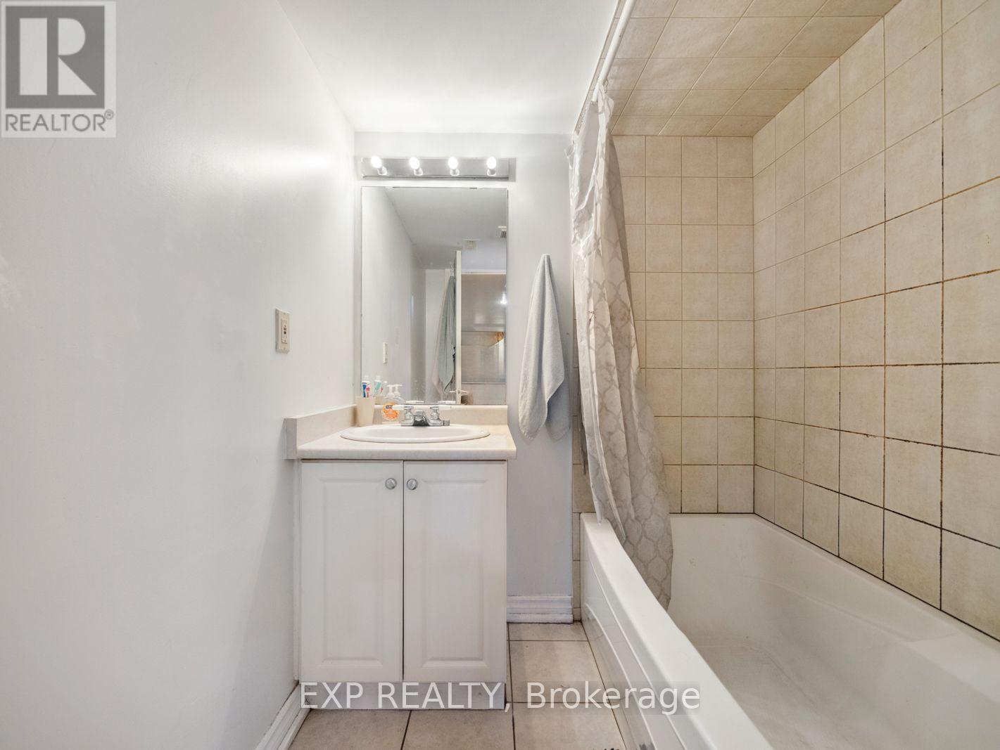 1 SEDGEWICK CIRCLE - 24