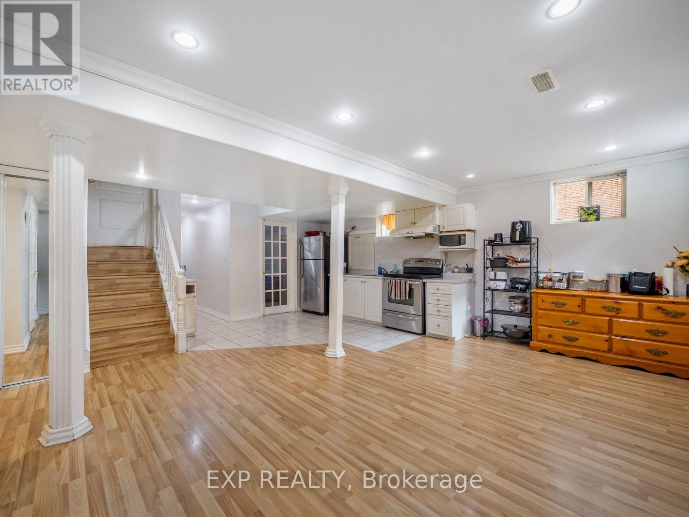 1 SEDGEWICK CIRCLE - 25