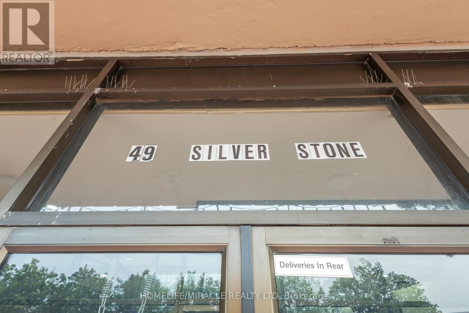 #1007 49 SILVERSTONE DRIVE - 8