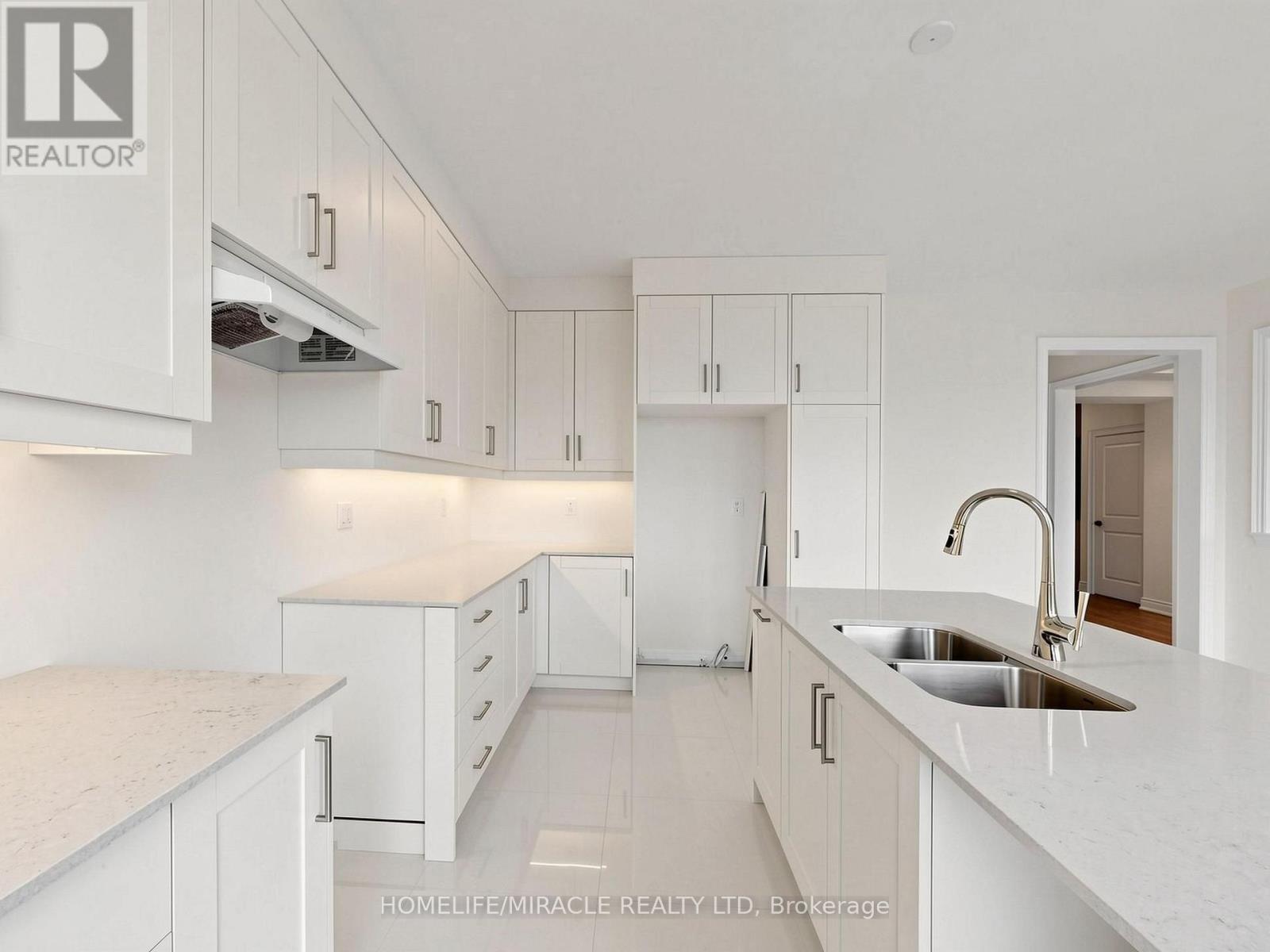 8 RALSTON COURT - 15