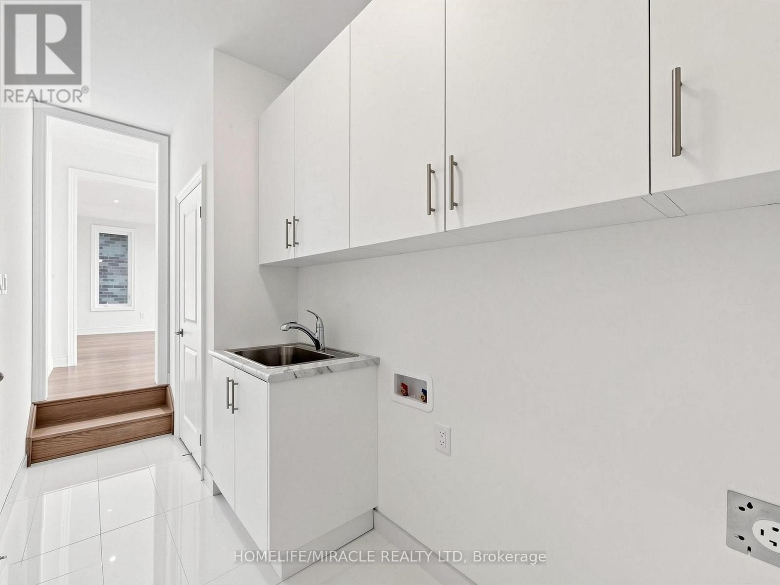 8 RALSTON COURT - 18