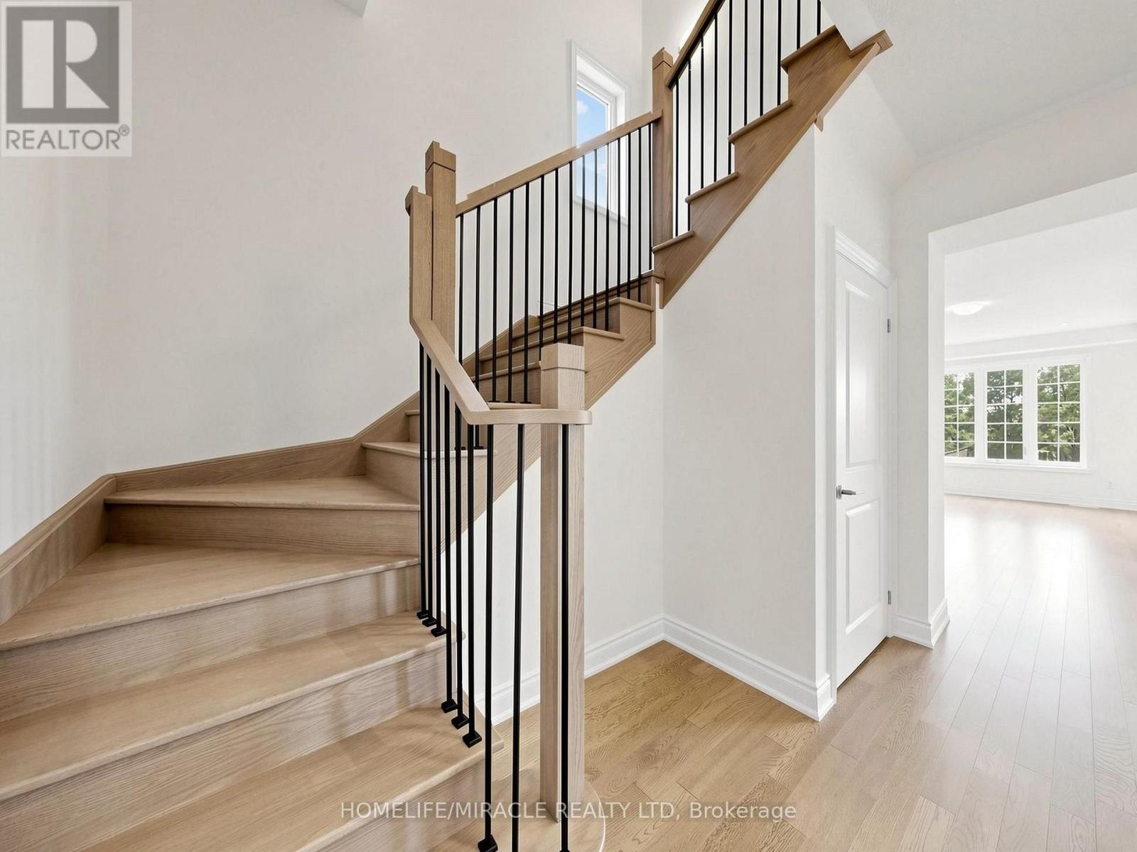 8 RALSTON COURT - 20