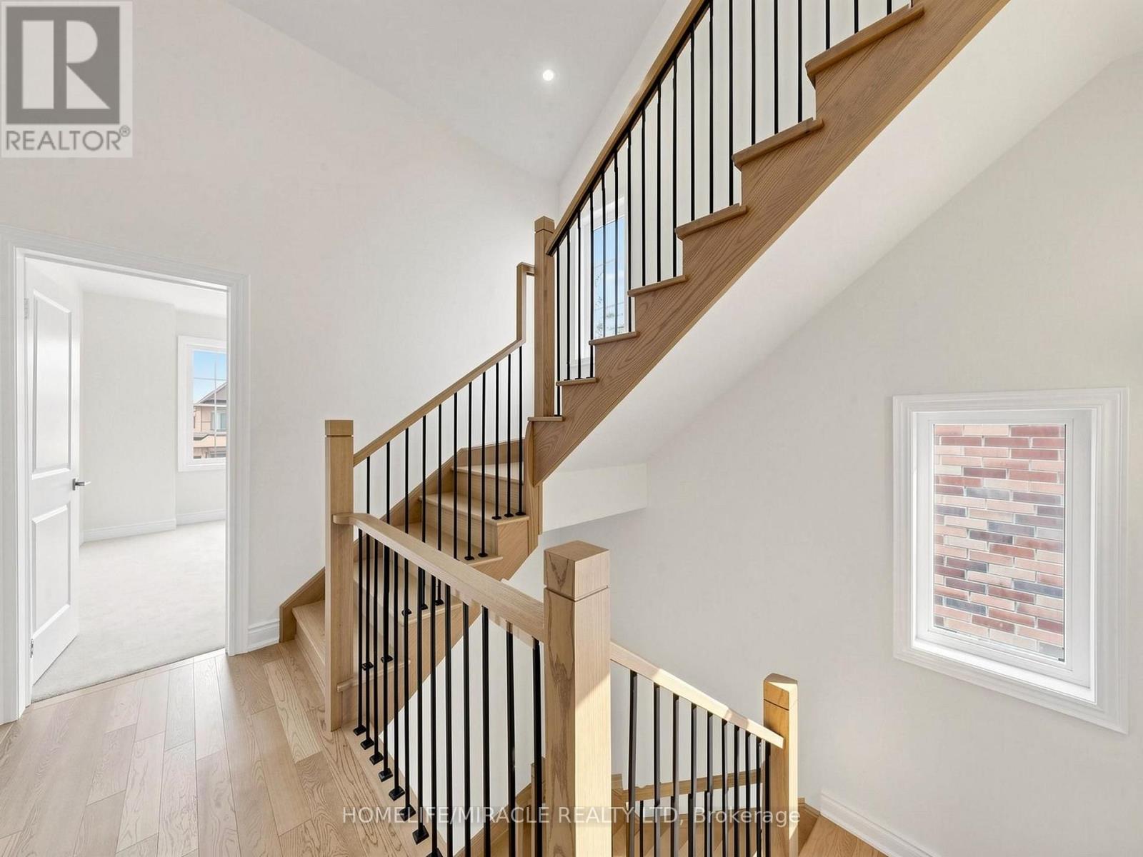 8 RALSTON COURT - 22
