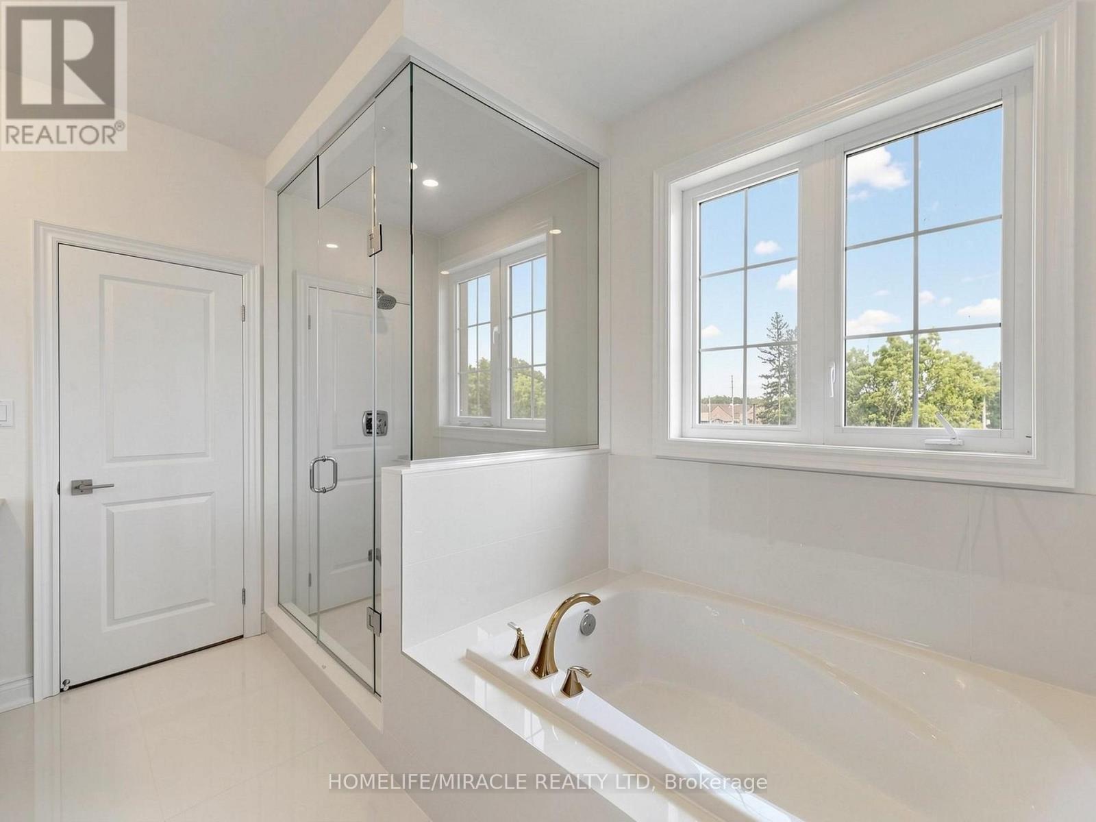 8 RALSTON COURT - 28