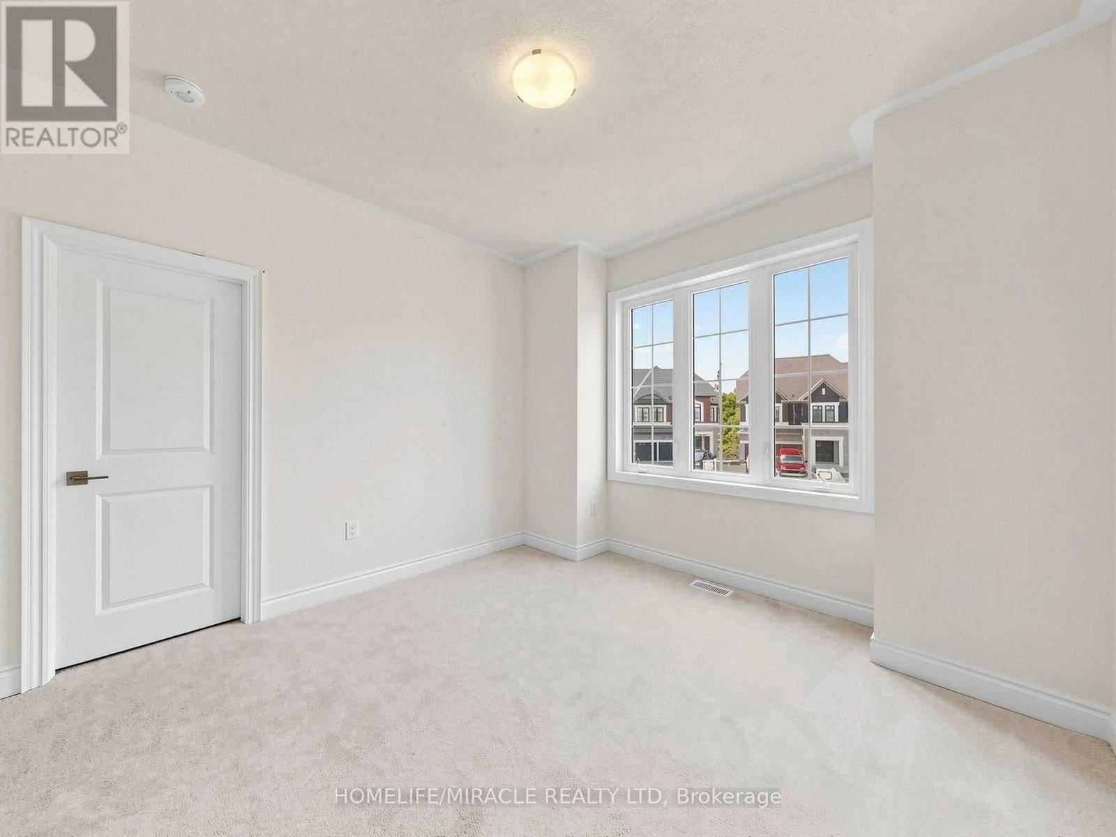 8 RALSTON COURT - 30