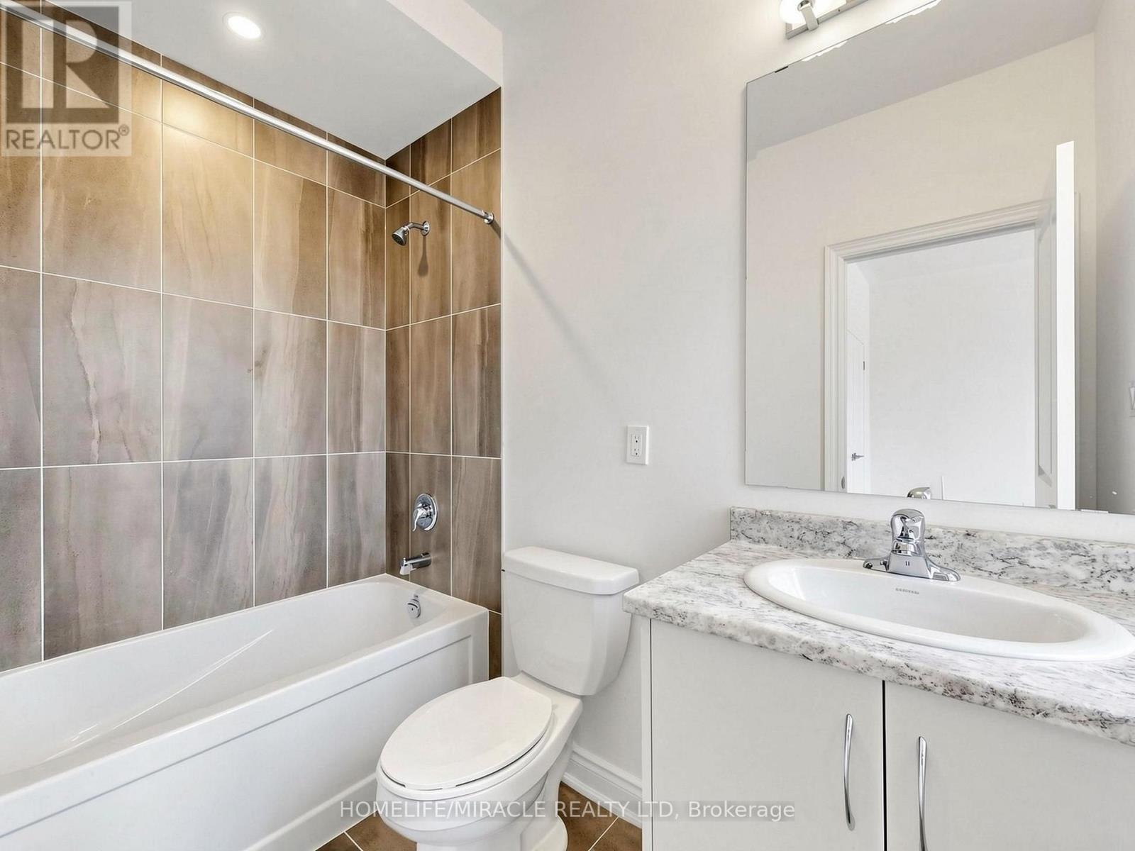 8 RALSTON COURT - 32