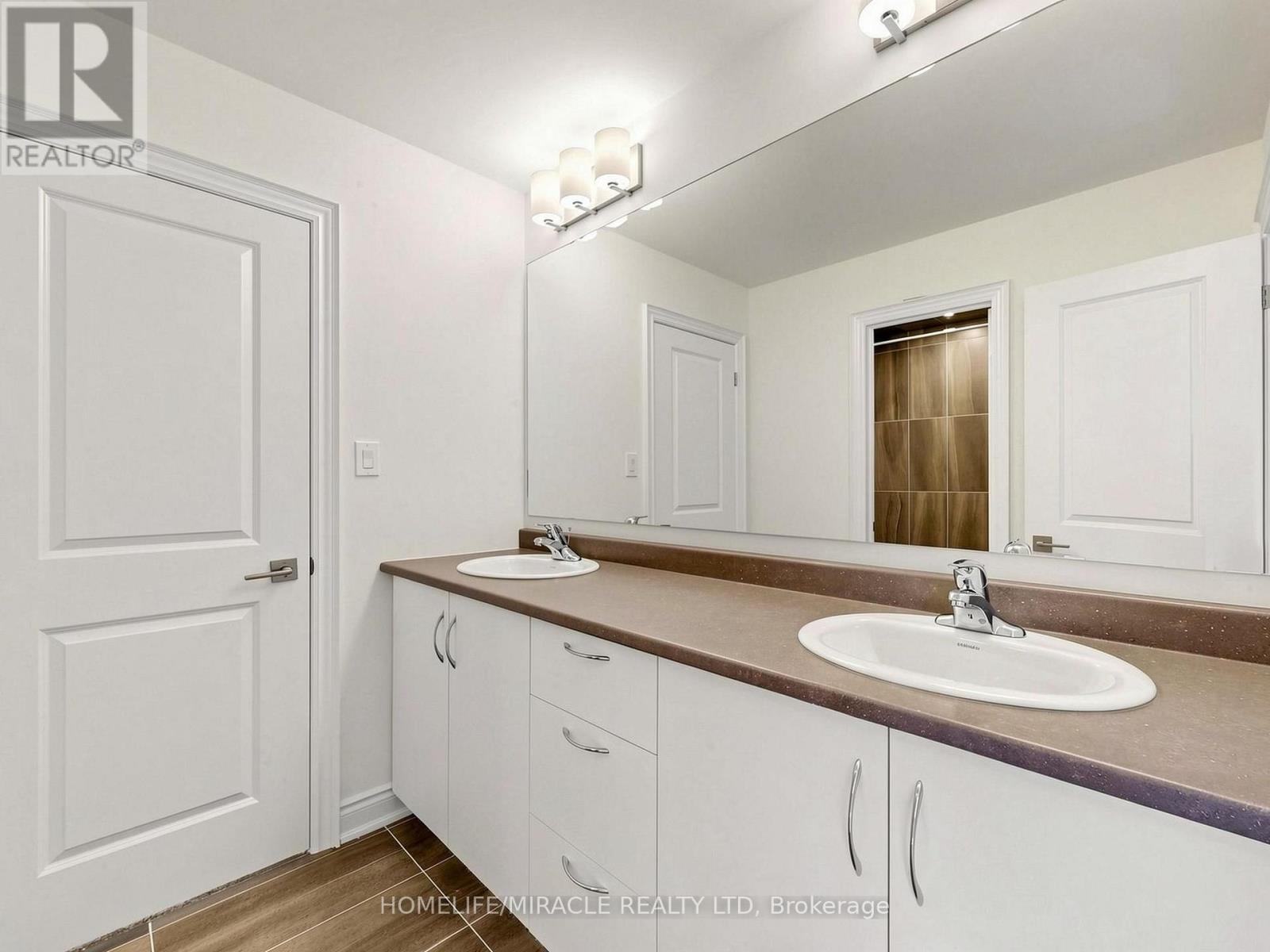 8 RALSTON COURT - 37