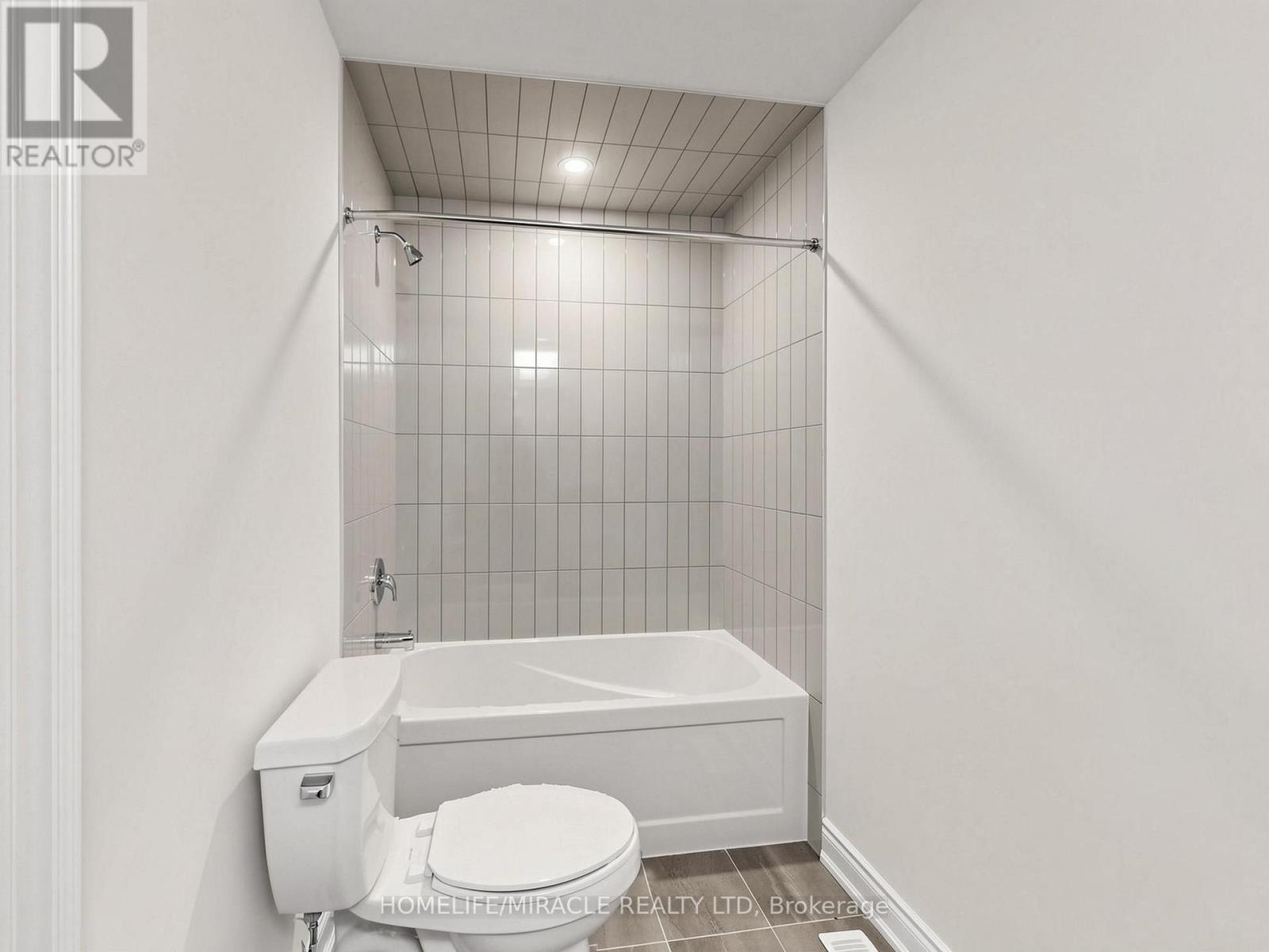 8 RALSTON COURT - 43