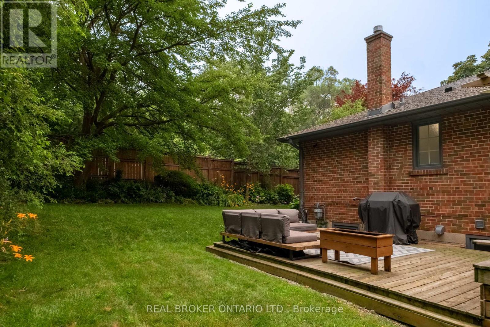 147 THOMPSON AVENUE - Image 41