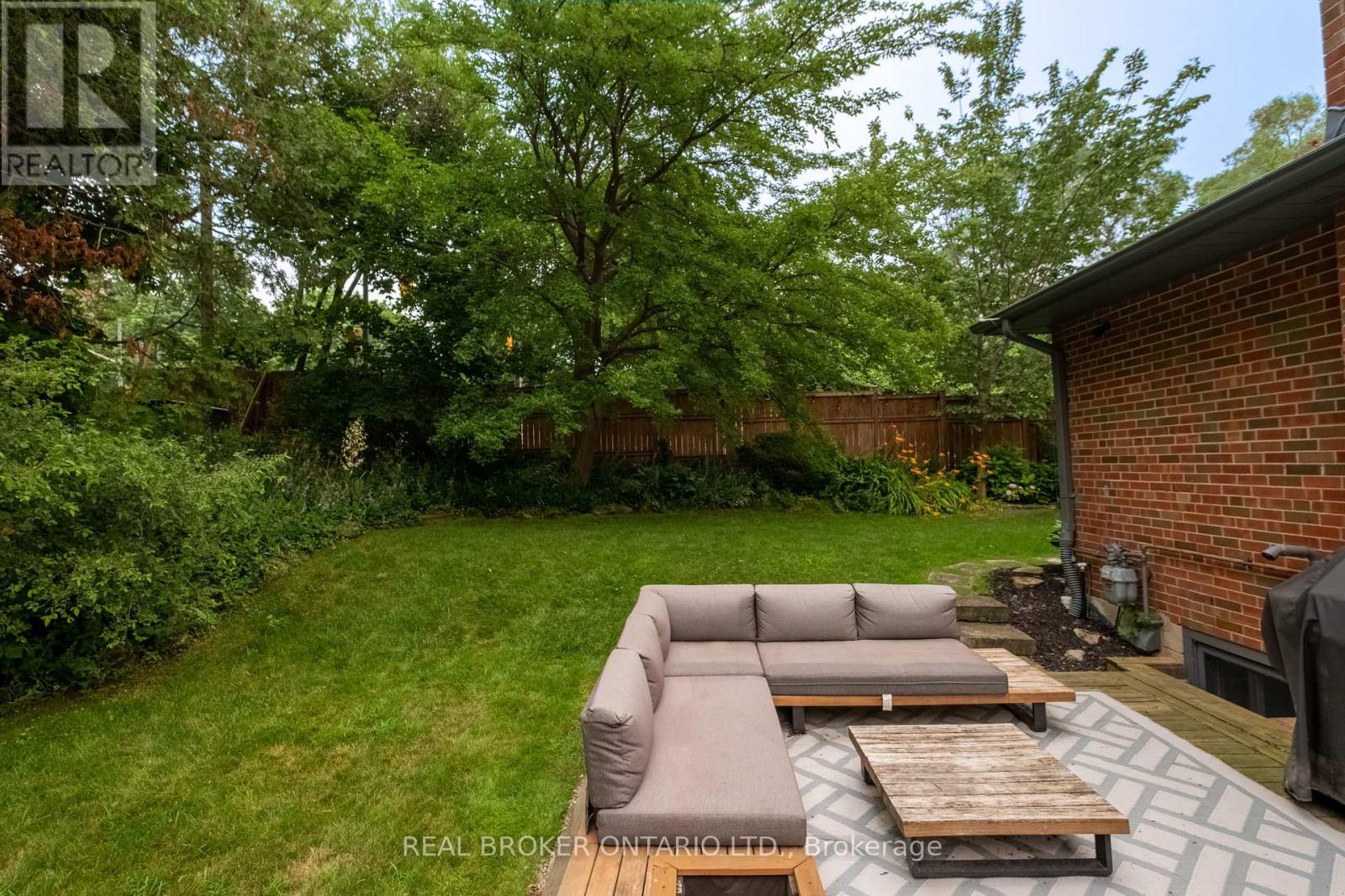 147 THOMPSON AVENUE - 42
