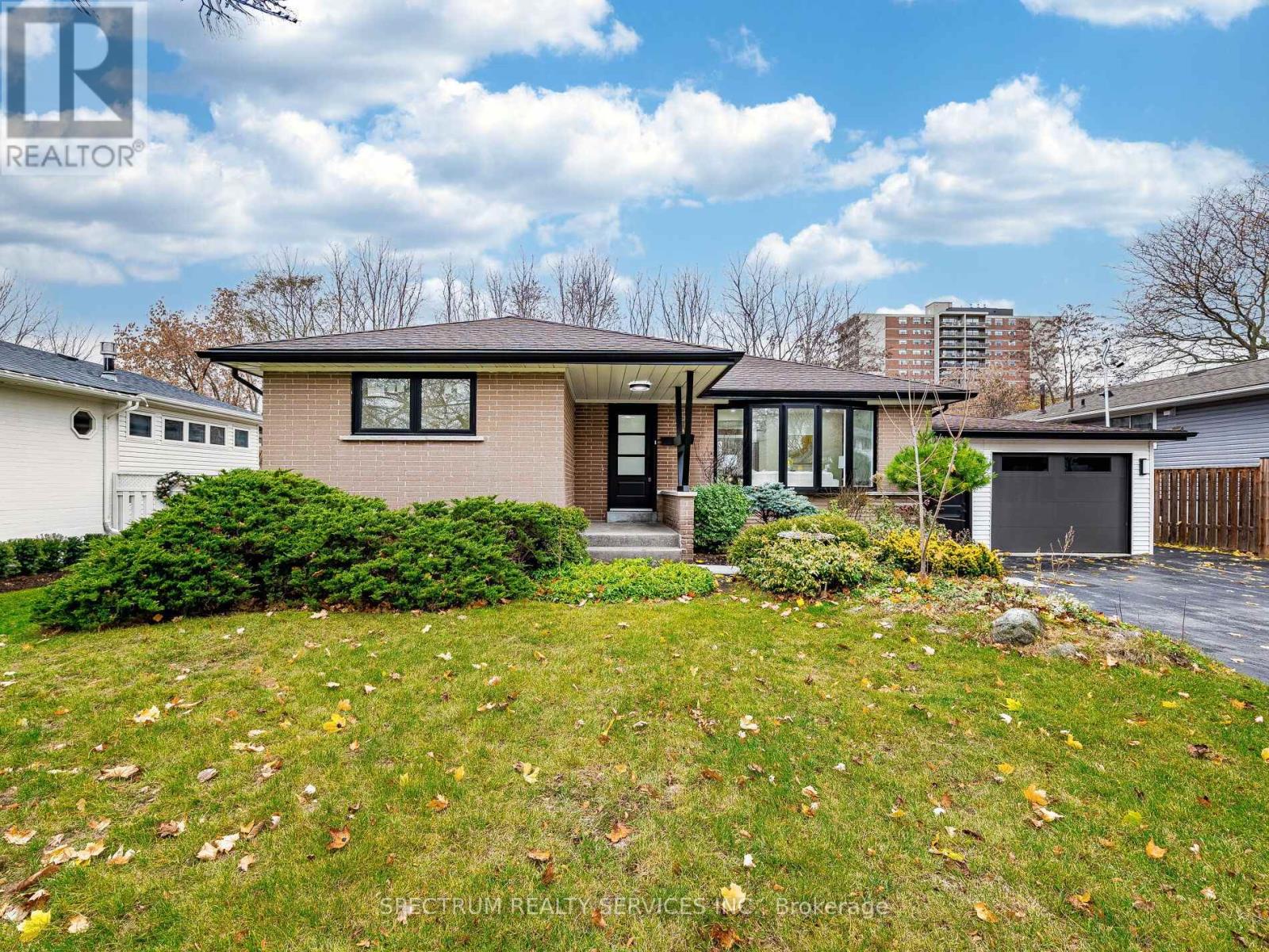 914 FRANCIS ROAD - 1