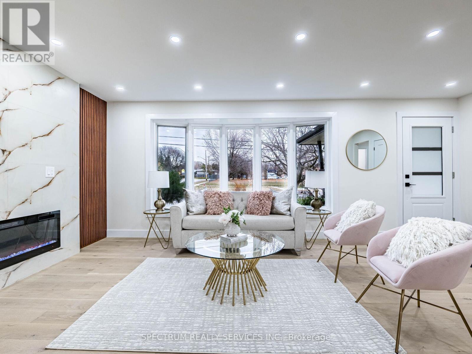 914 FRANCIS ROAD - 10