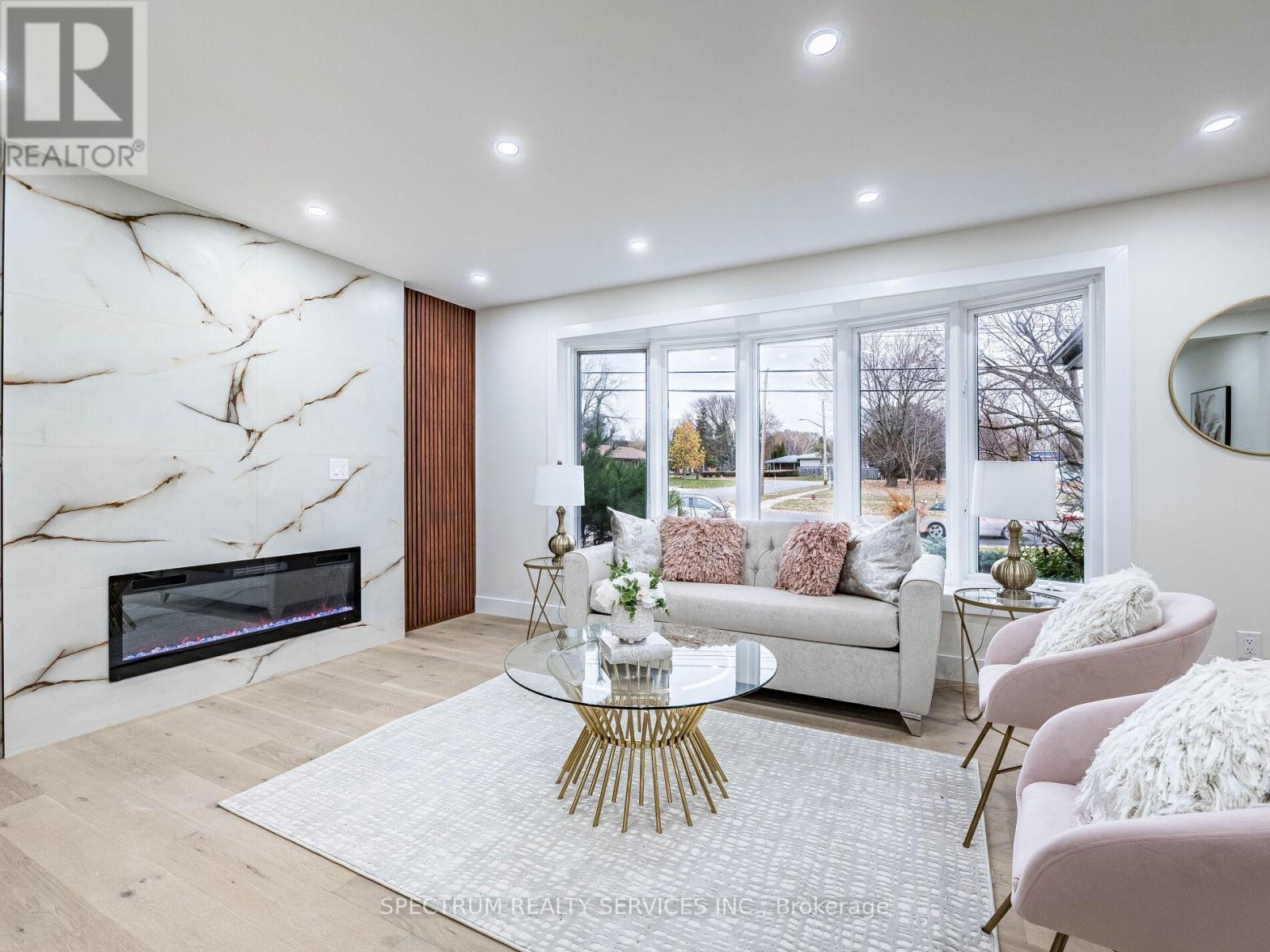 914 FRANCIS ROAD - 12