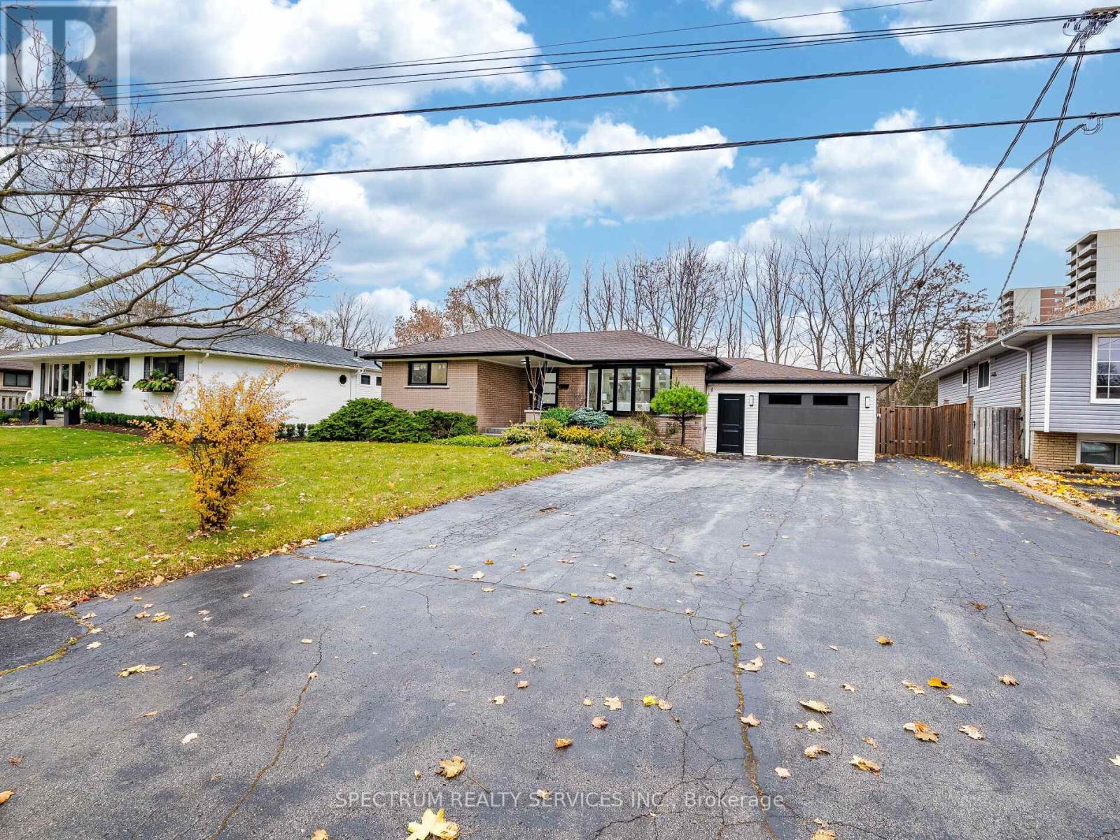 914 FRANCIS ROAD - 2