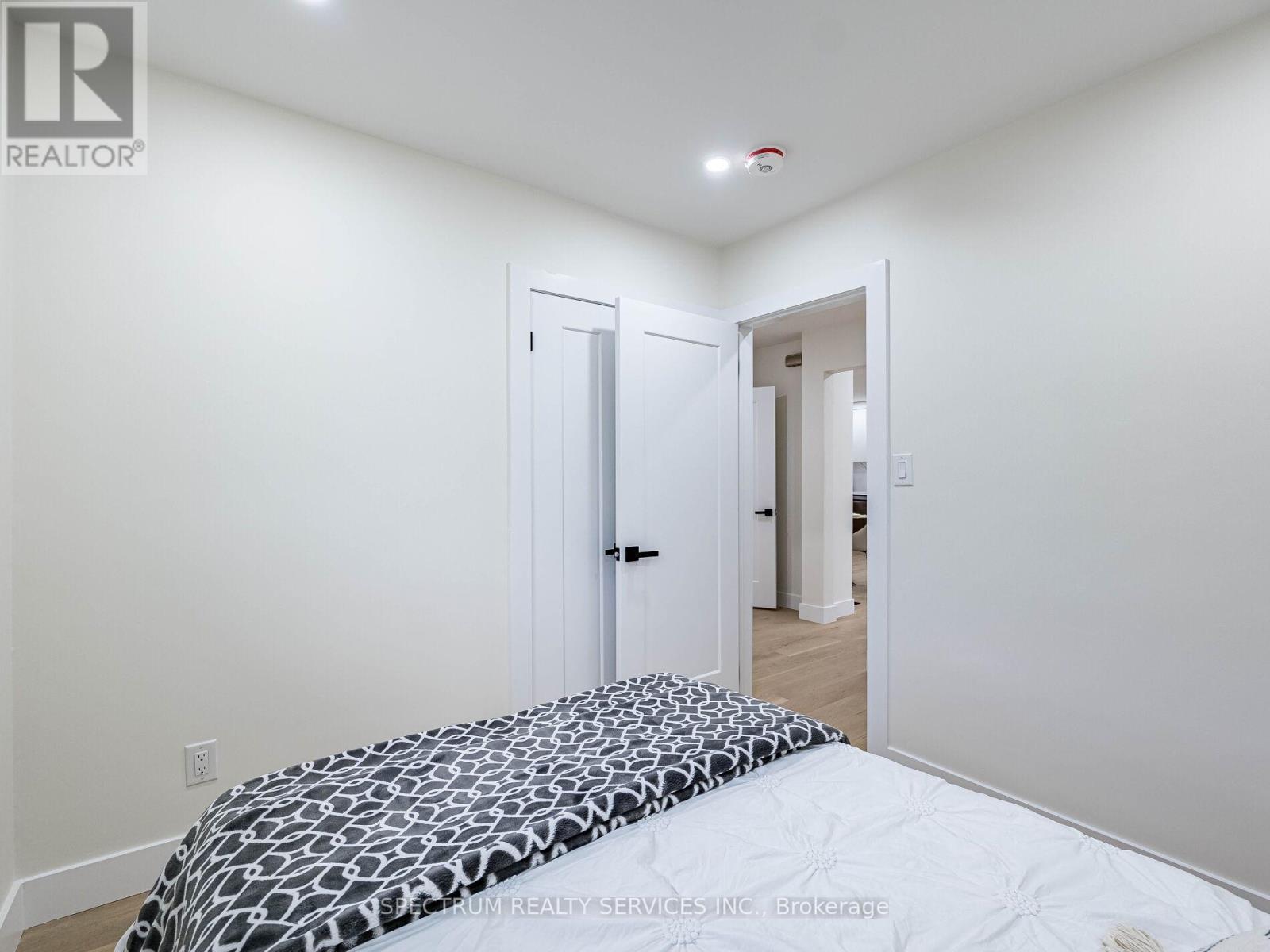 914 FRANCIS ROAD - 23