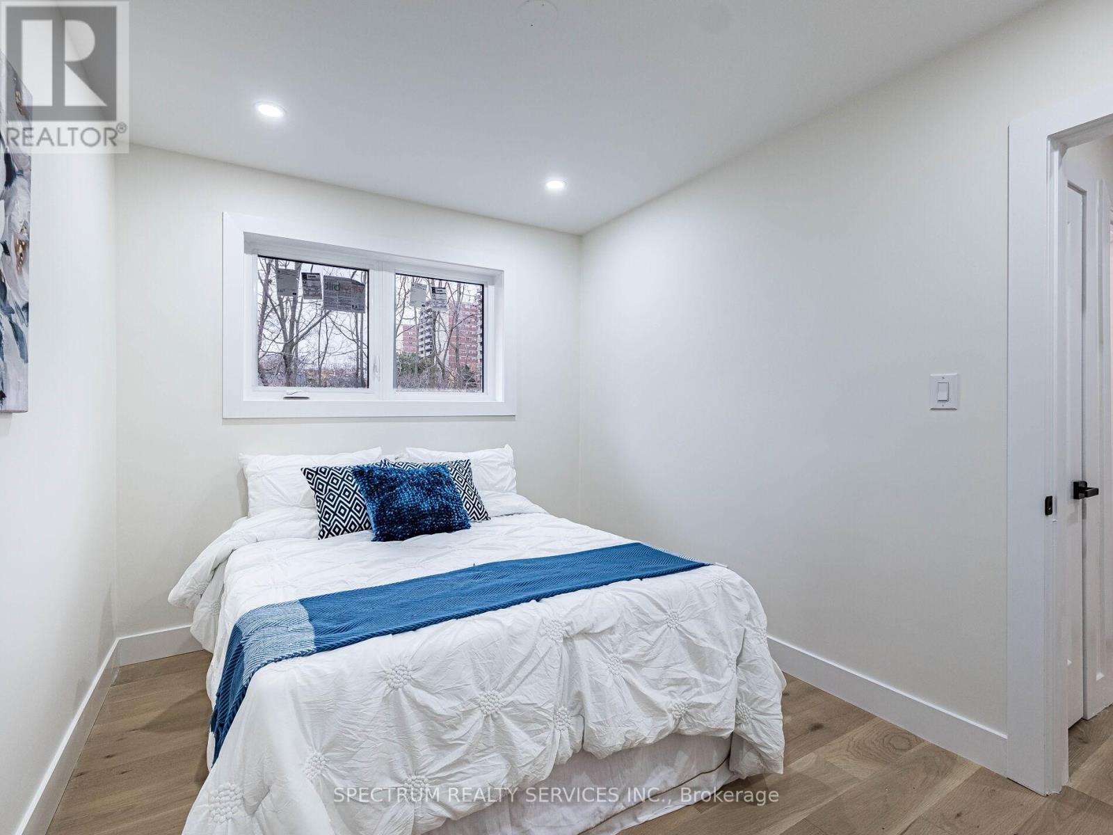 914 FRANCIS ROAD - 26