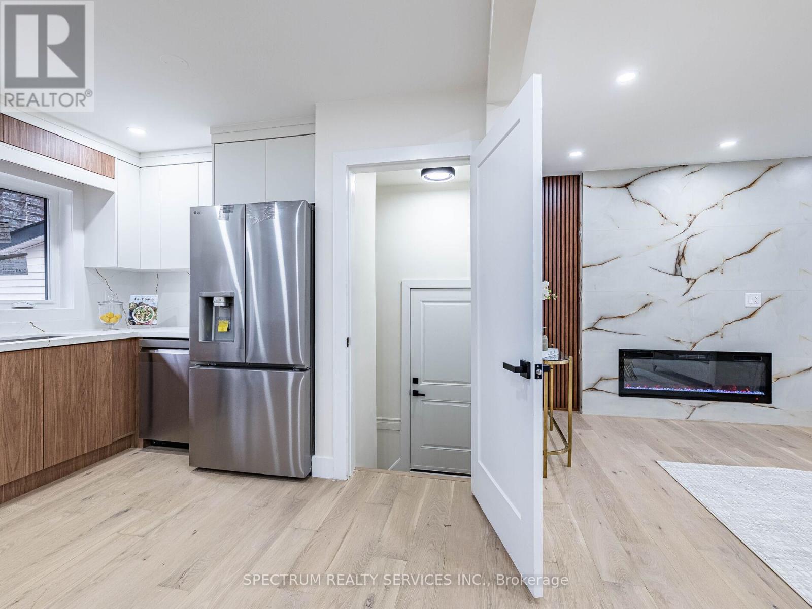 914 FRANCIS ROAD - 30