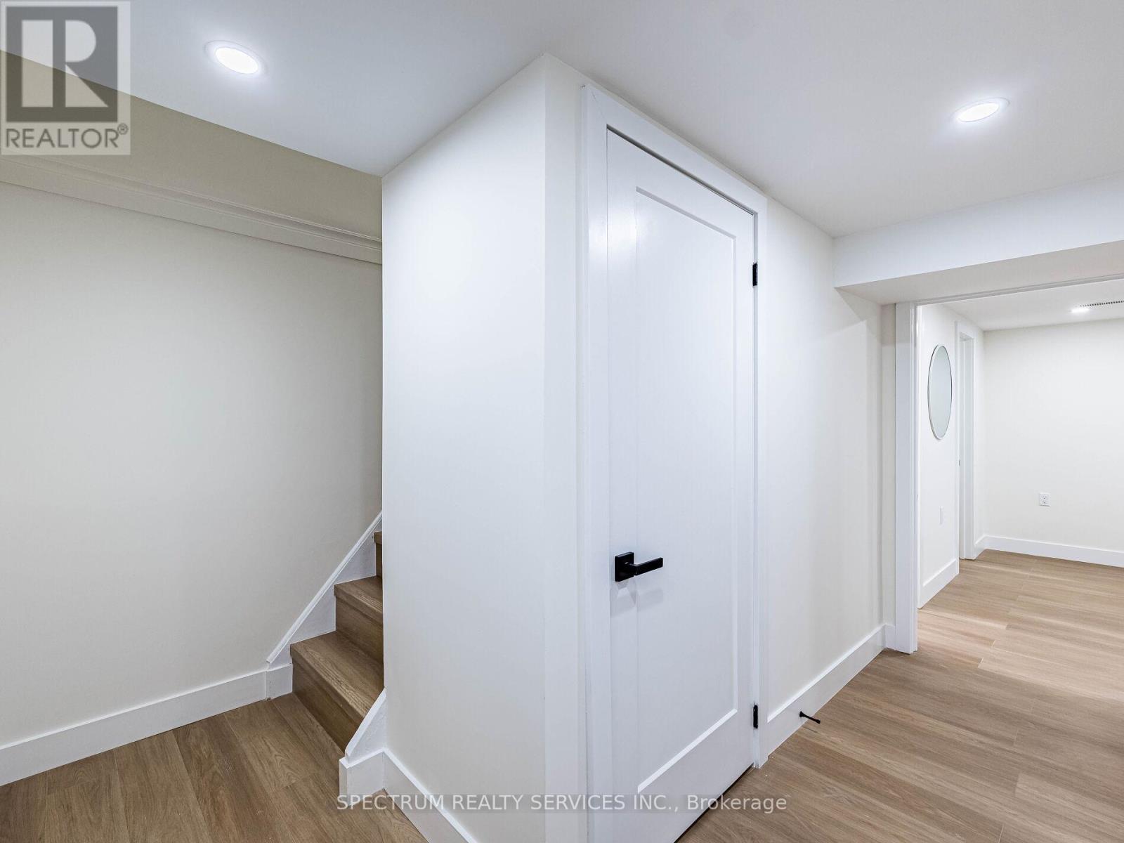 914 FRANCIS ROAD - 31
