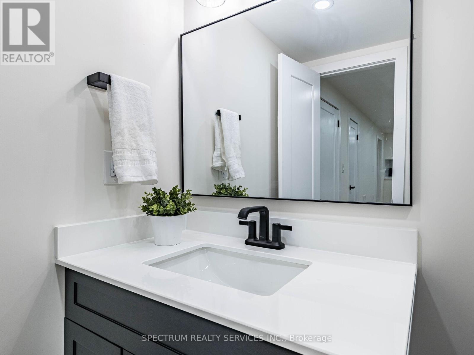 914 FRANCIS ROAD - 37