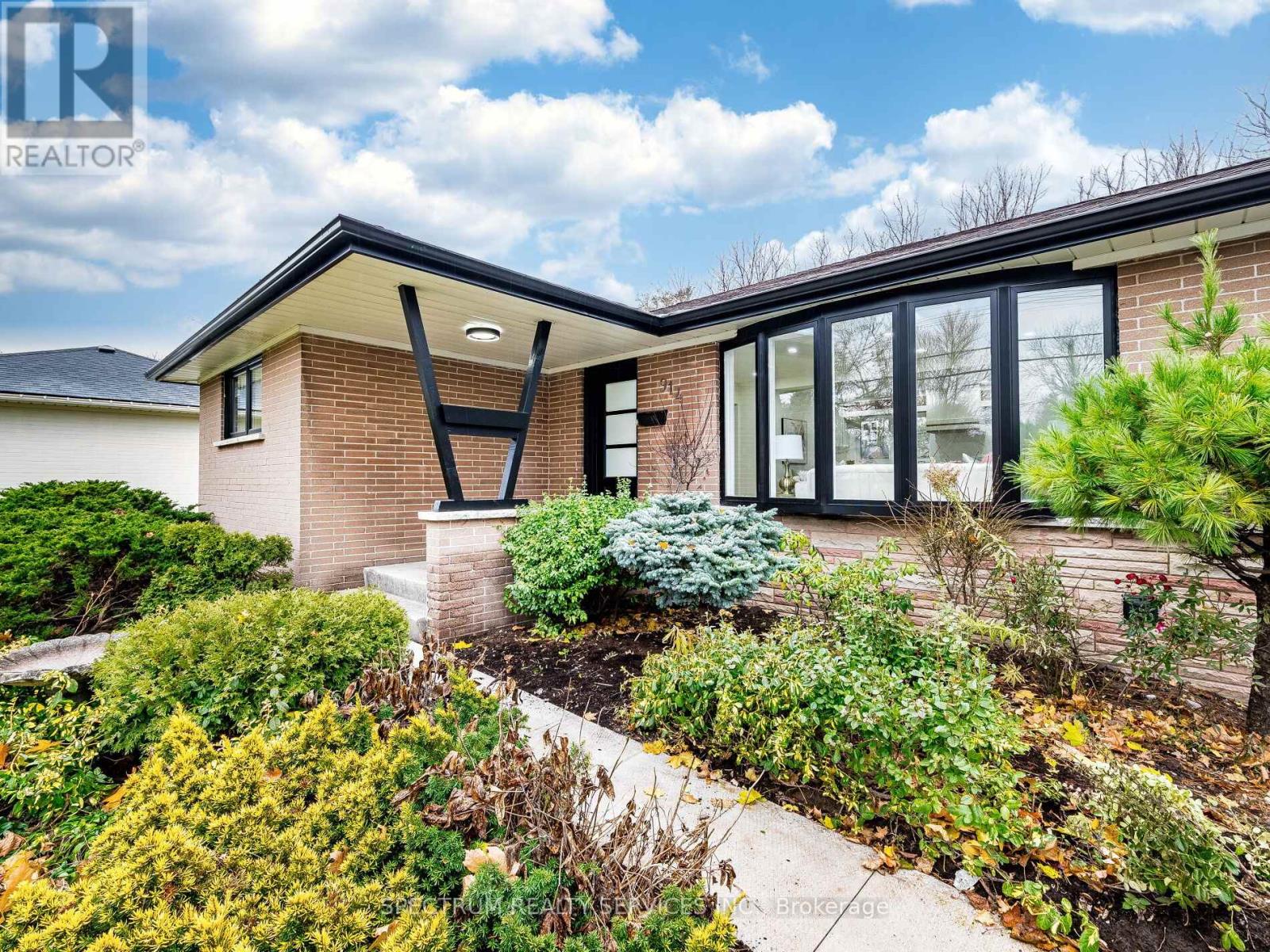 914 FRANCIS ROAD - 4