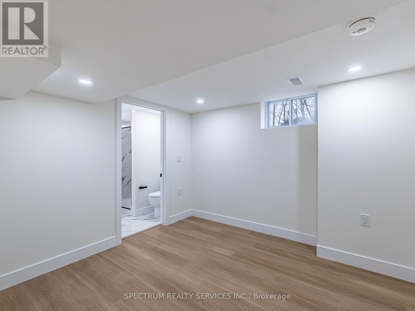 914 FRANCIS ROAD - 43