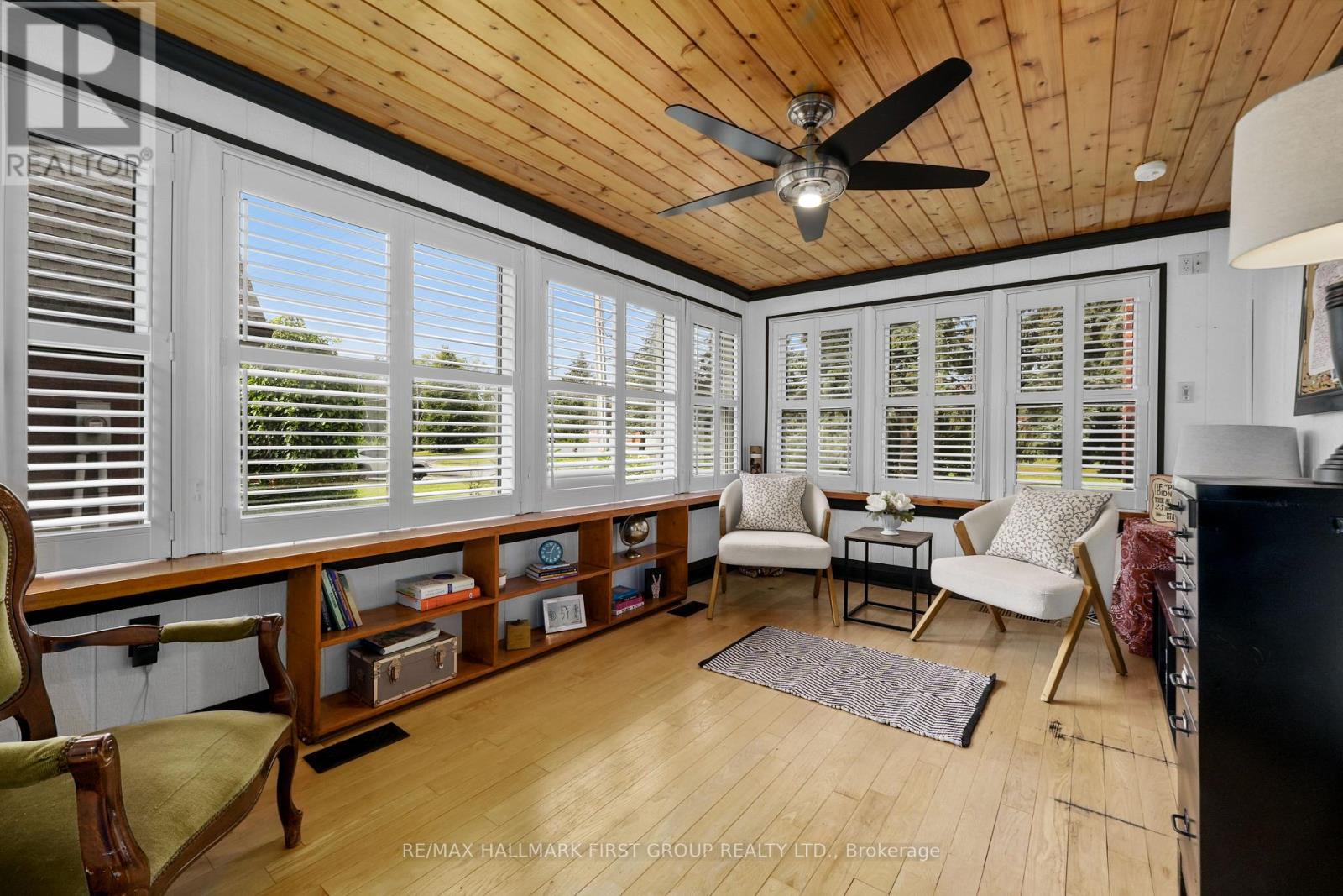89 ROSE GLEN ROAD N - Image 10