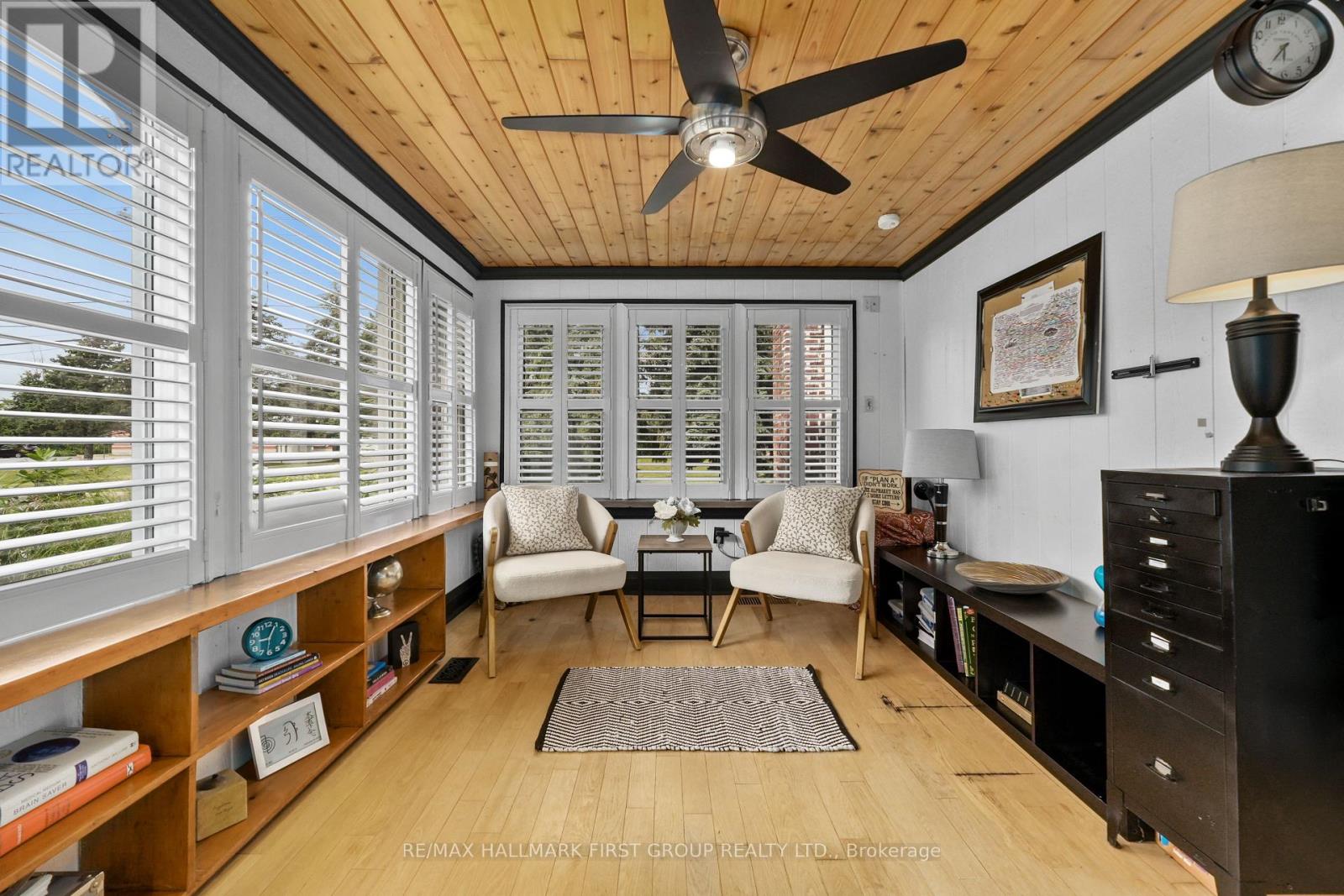 89 ROSE GLEN ROAD N - Image 11