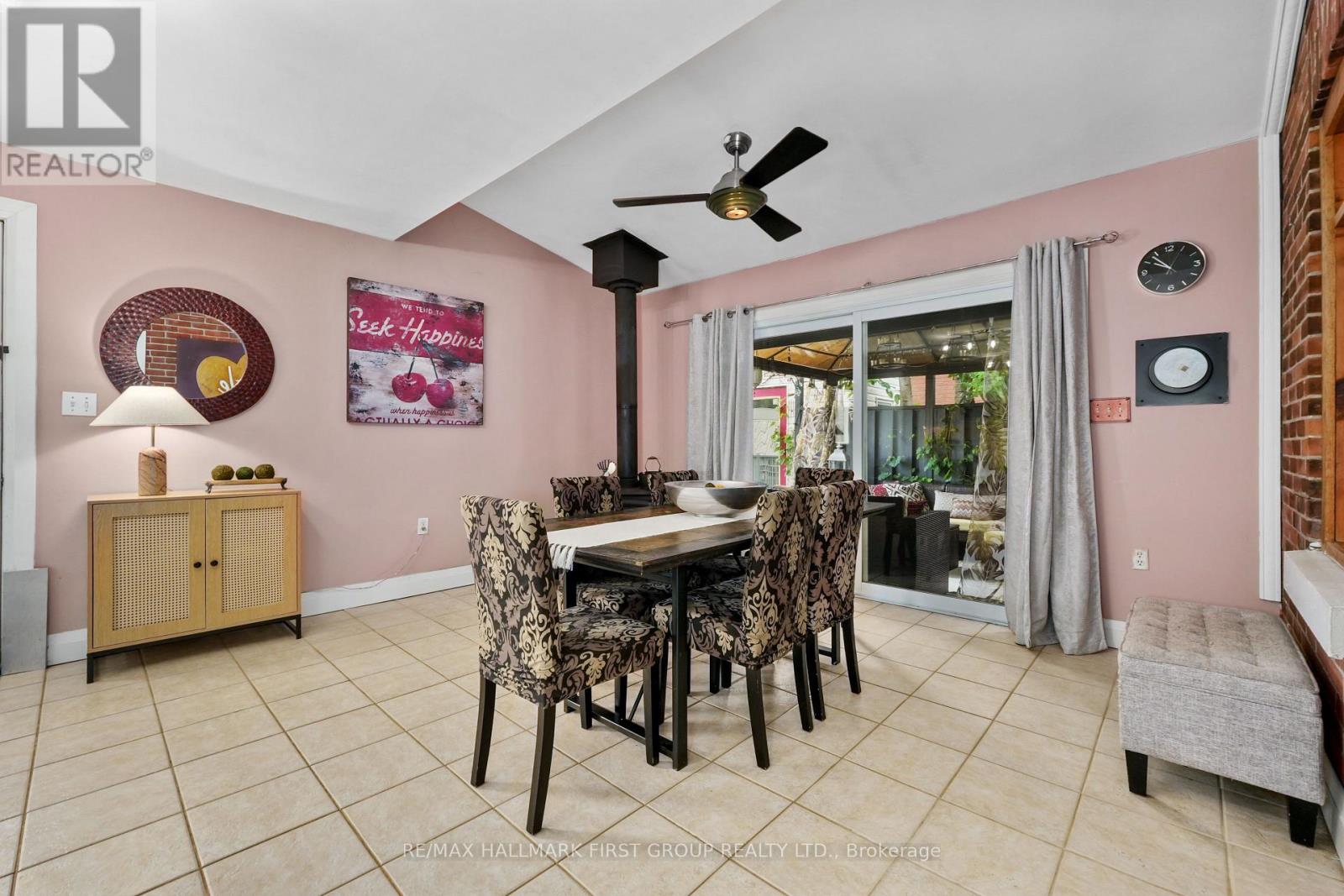 89 ROSE GLEN ROAD N - Image 12