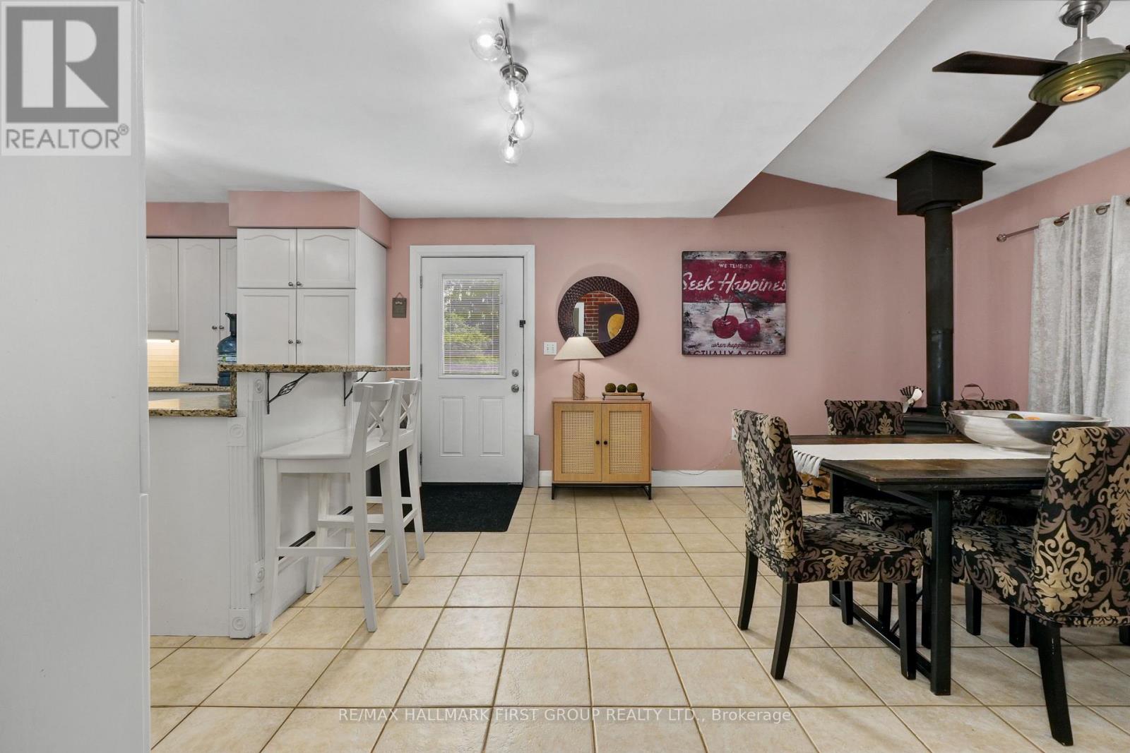 89 ROSE GLEN ROAD N - Image 14